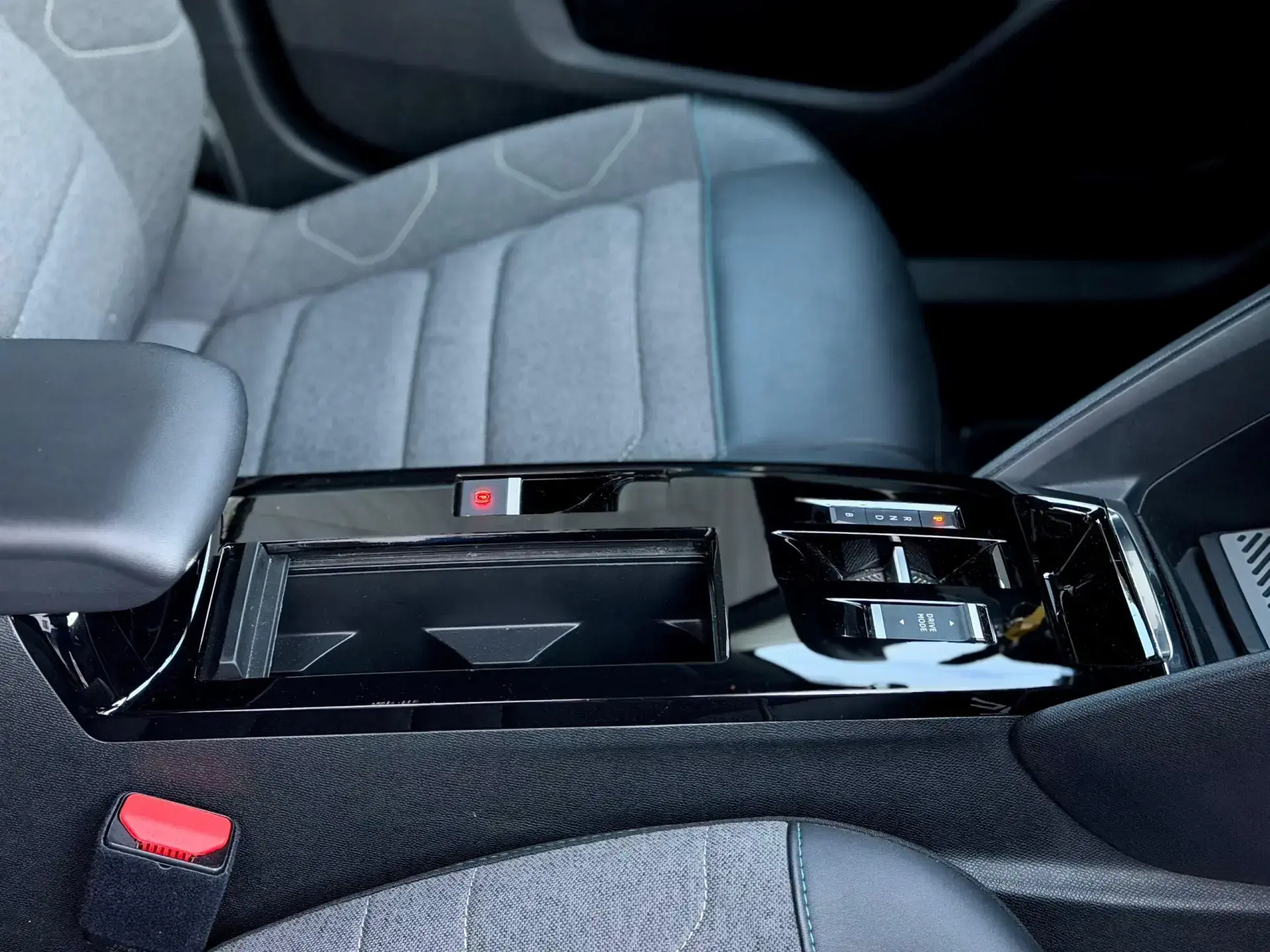 Citroën e-C4 50 kWh C-Series 18