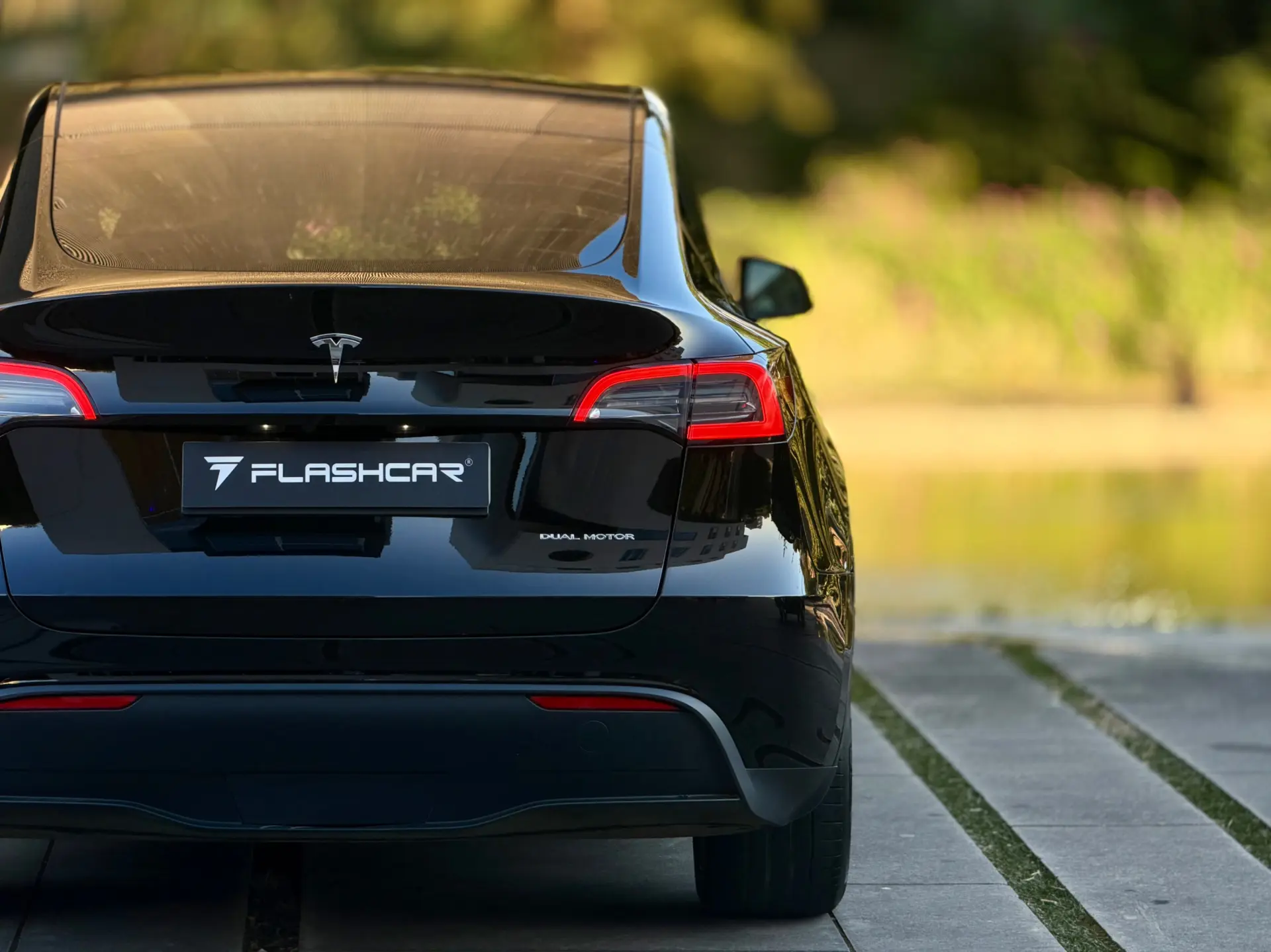 Tesla Model Y Long Range Dual Motor AWD 13
