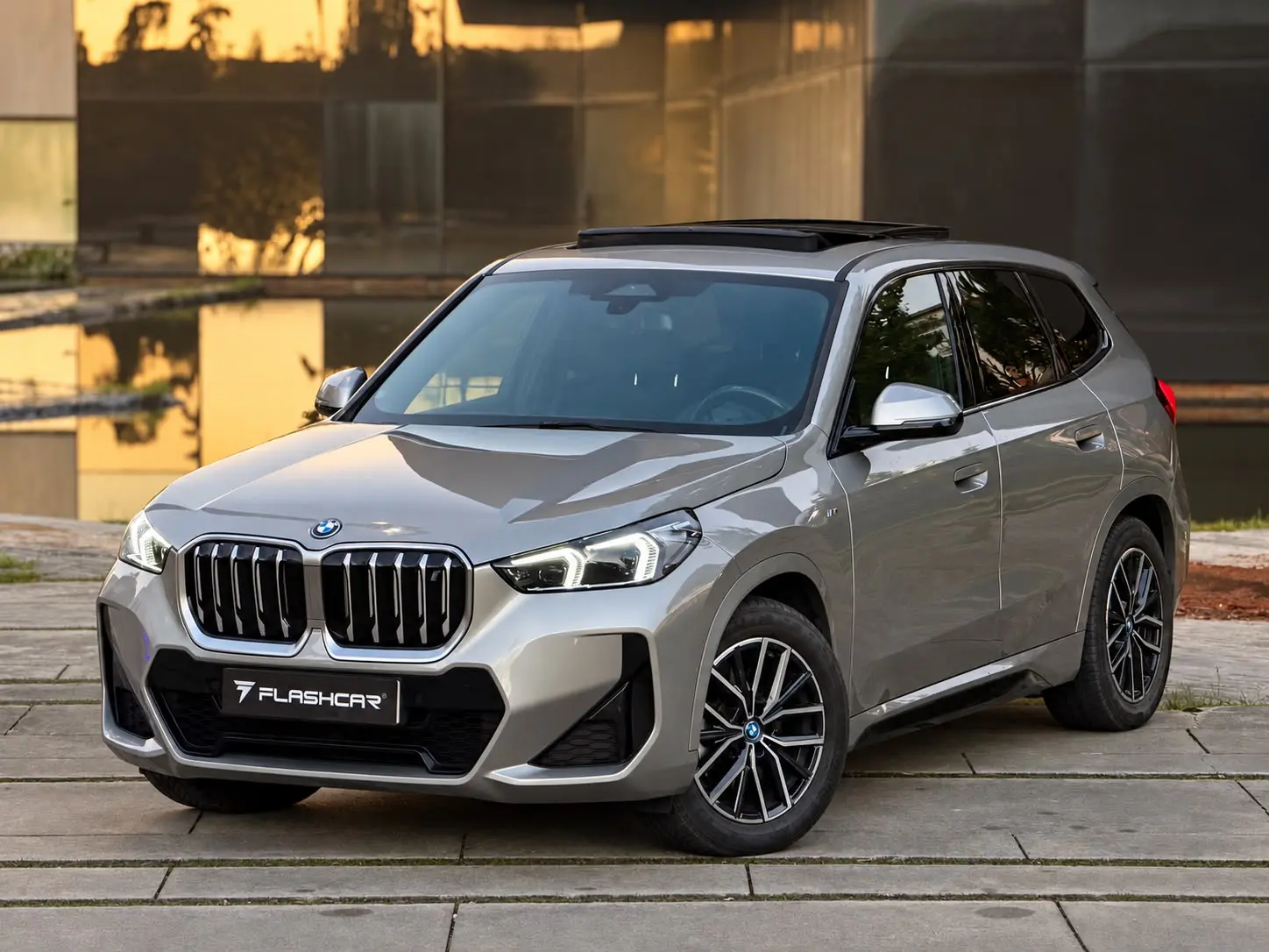 BMW iX1 xDrive30 Pack Desportivo M 1