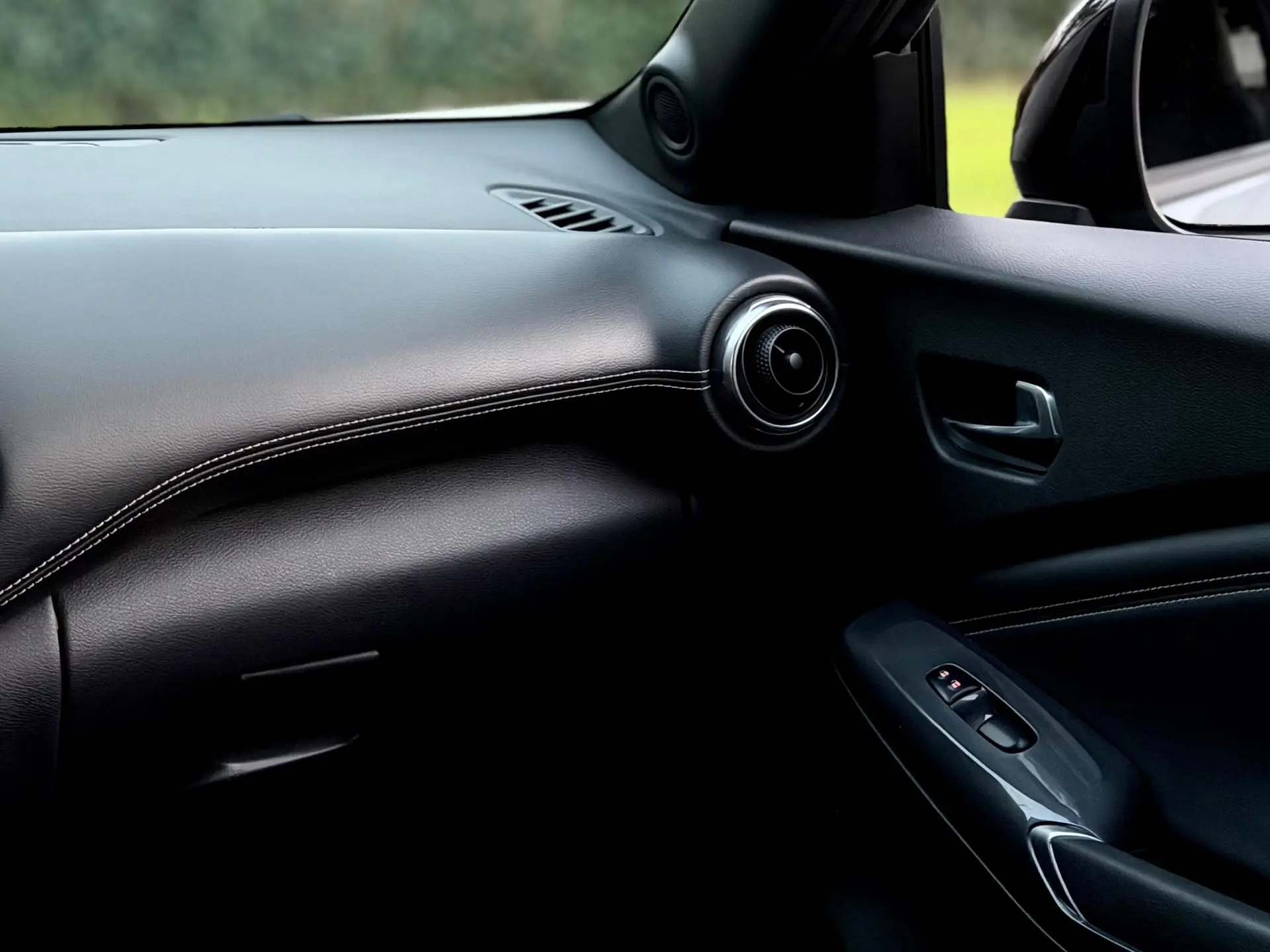 Nissan Juke 1.0 DIG-T N-Design Black 30