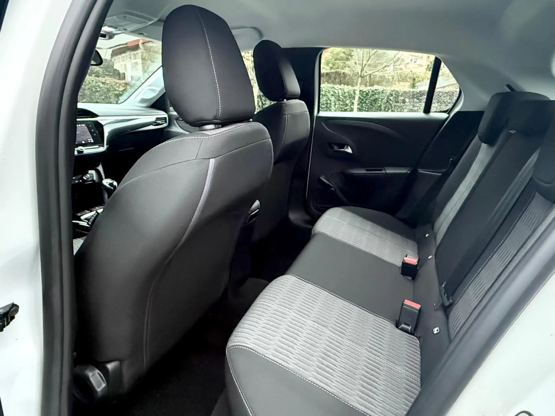 Opel Corsa 1.2 Edition 10