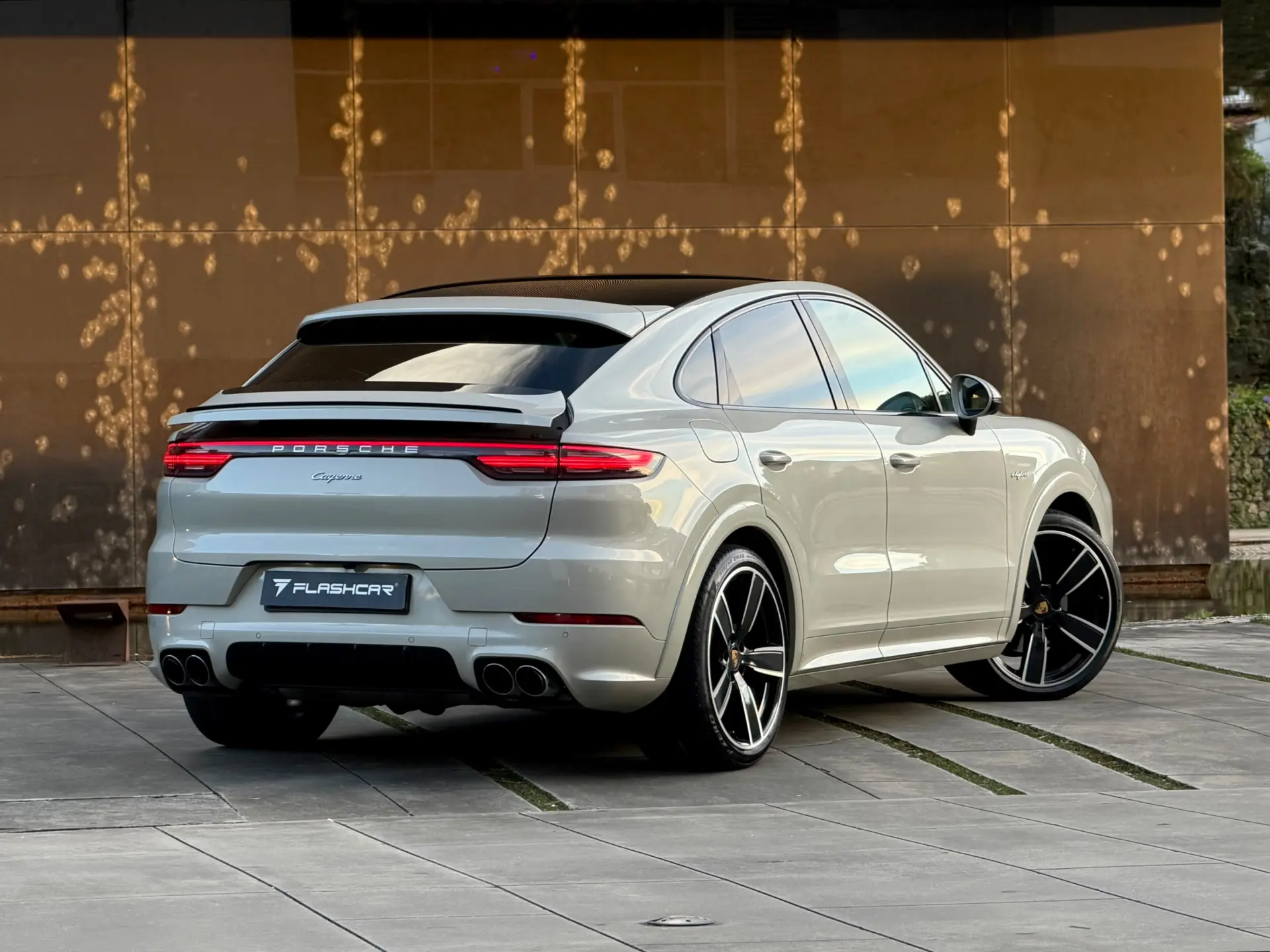 Porsche Cayenne Coupé E-Hybrid Platinum Edition 53