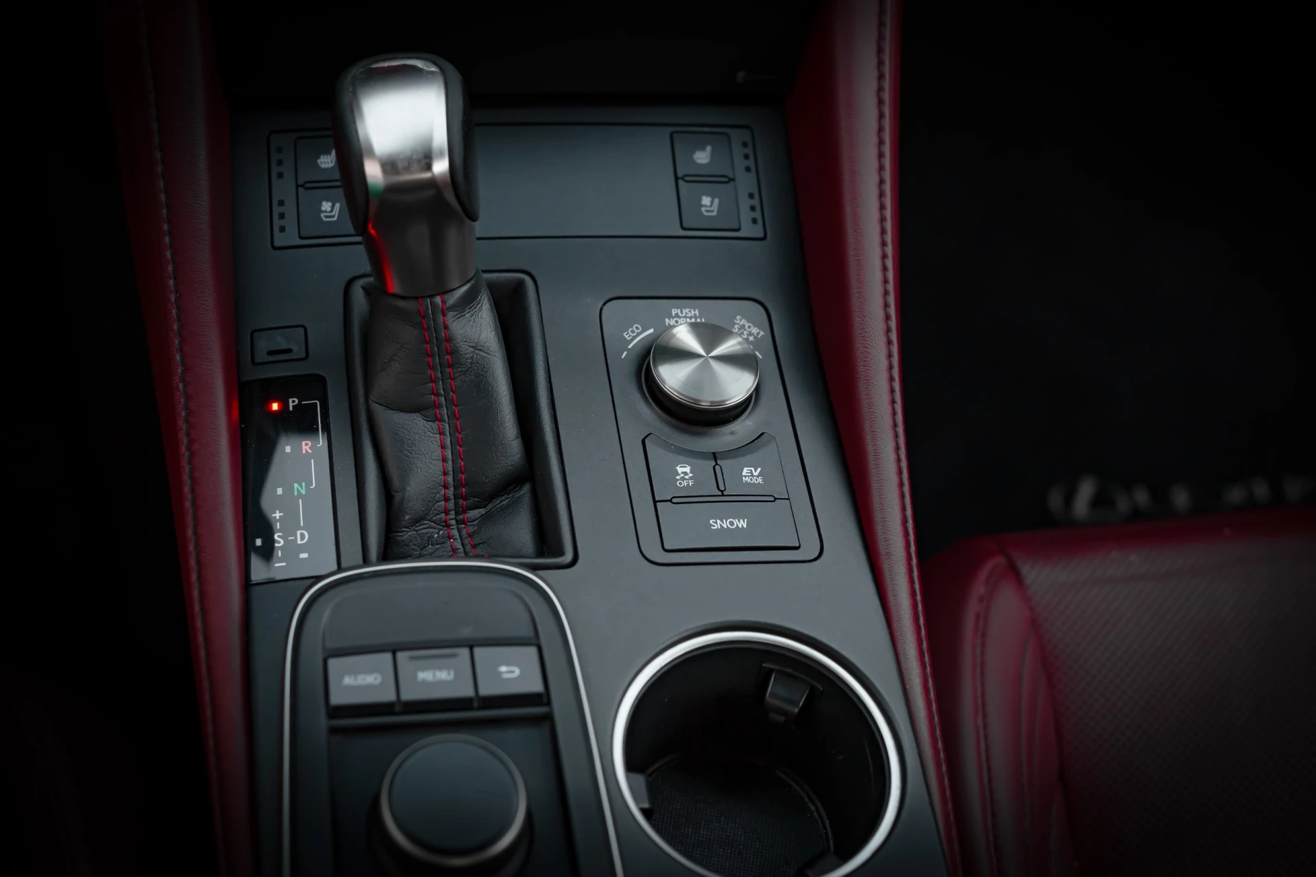 Lexus RC 300h F Sport 8