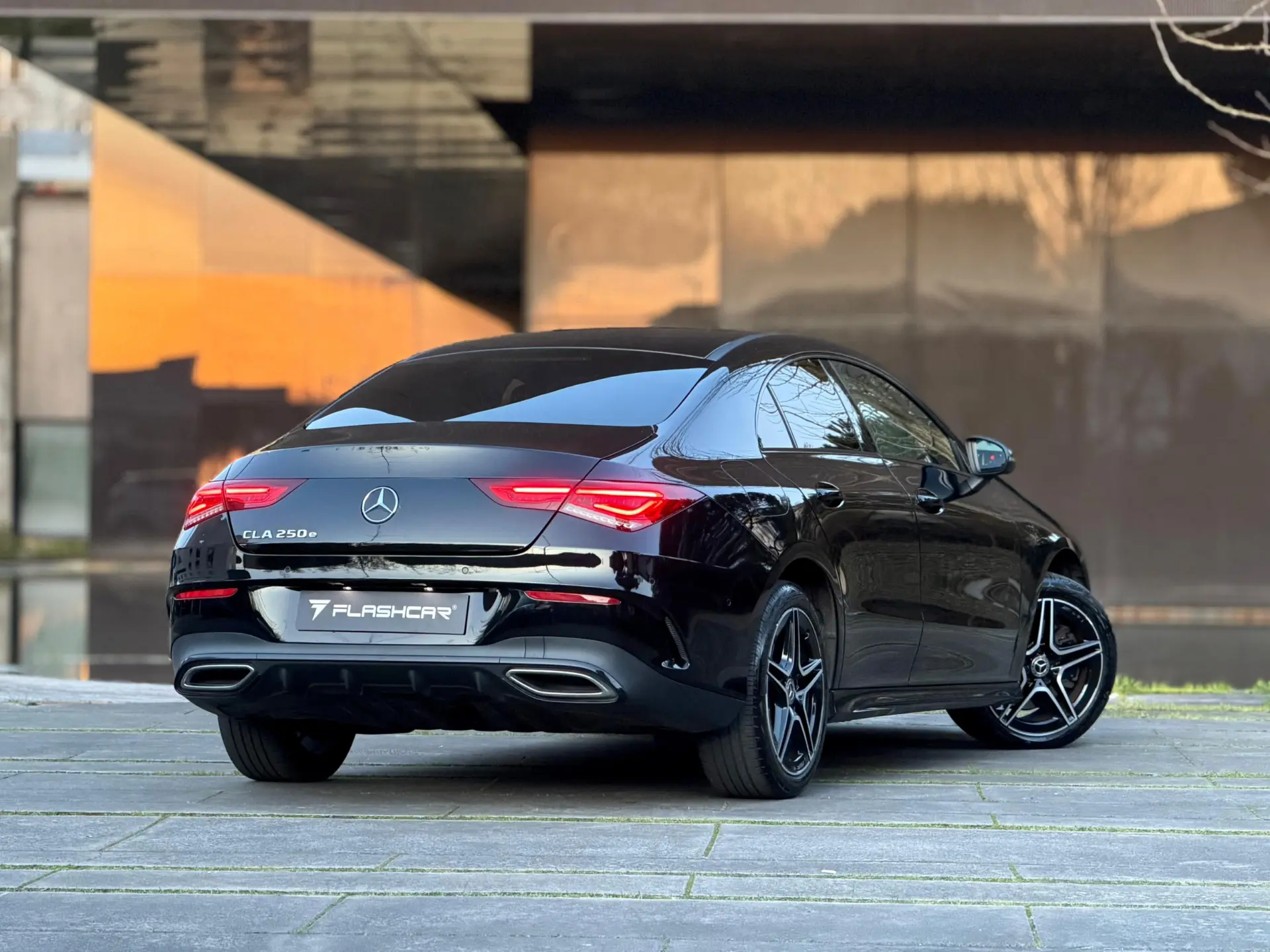 Mercedes-Benz CLA 250 e 8G-DCT AMG Line 2