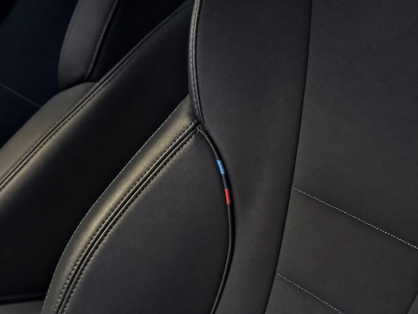 BMW iX1 xDrive30 Pack Desportivo M 8