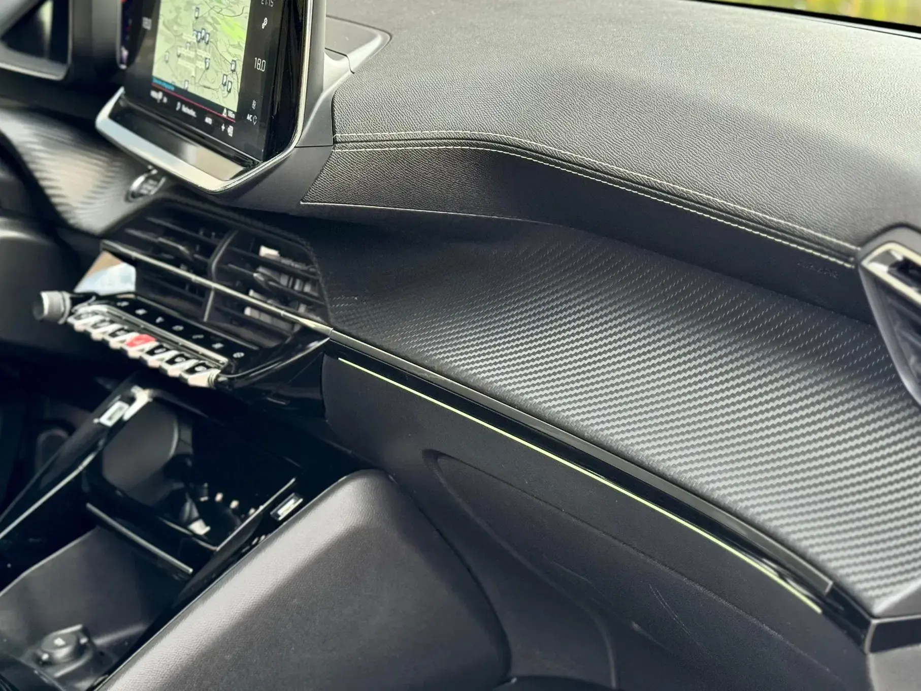 Peugeot 208 GT 16