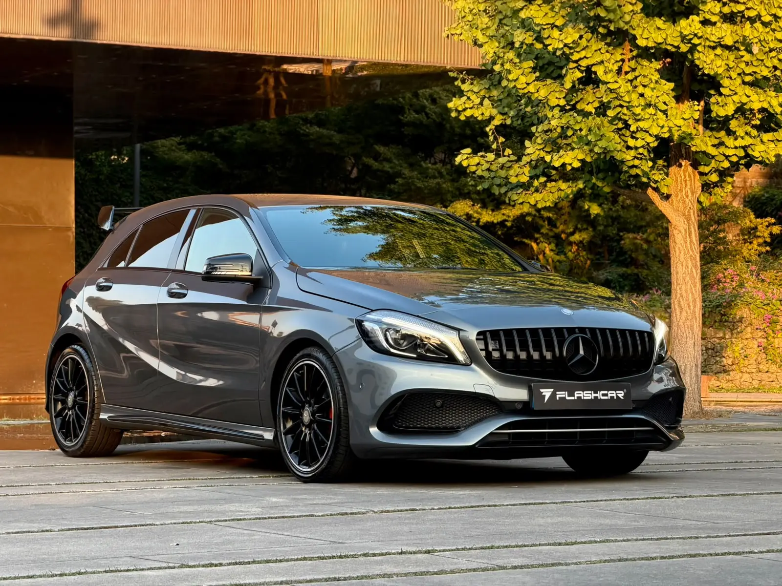 Mercedes-Benz A 180 AMG Line 33