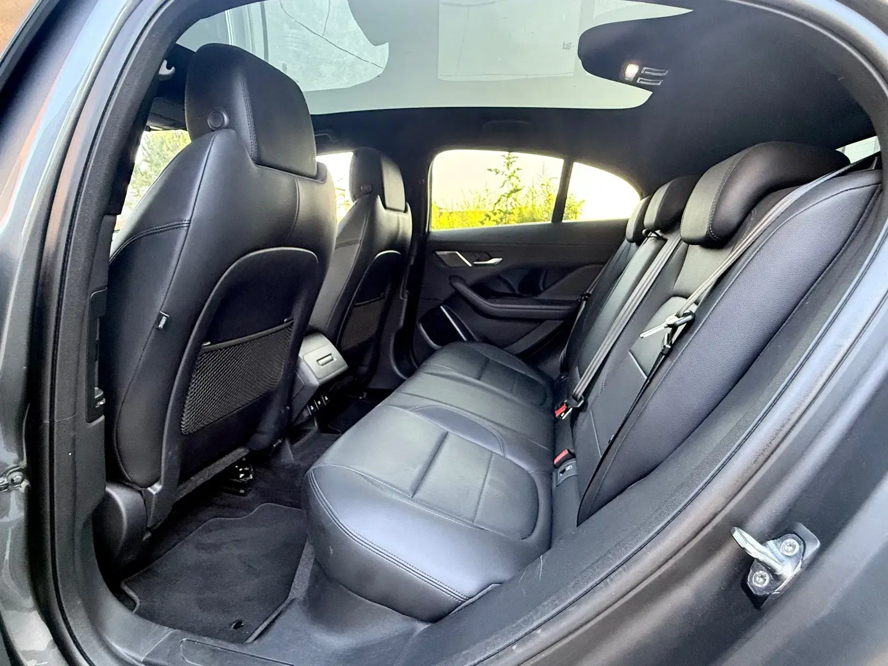Jaguar I-Pace EV400 AWD S 8
