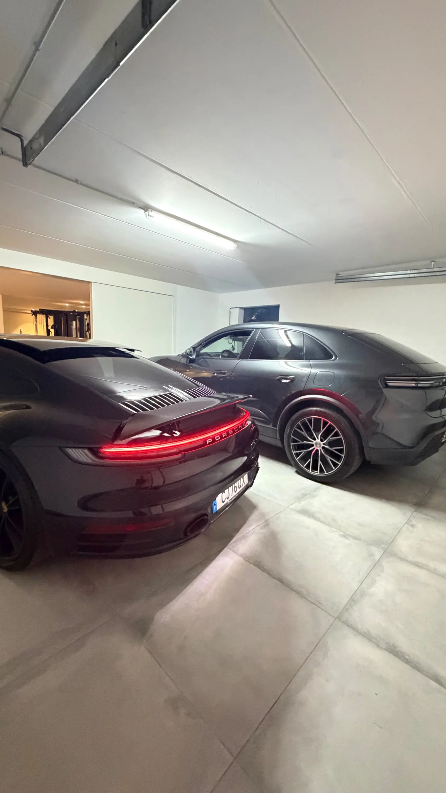 Porsche 911 (992) Carrera 4 PDK 17