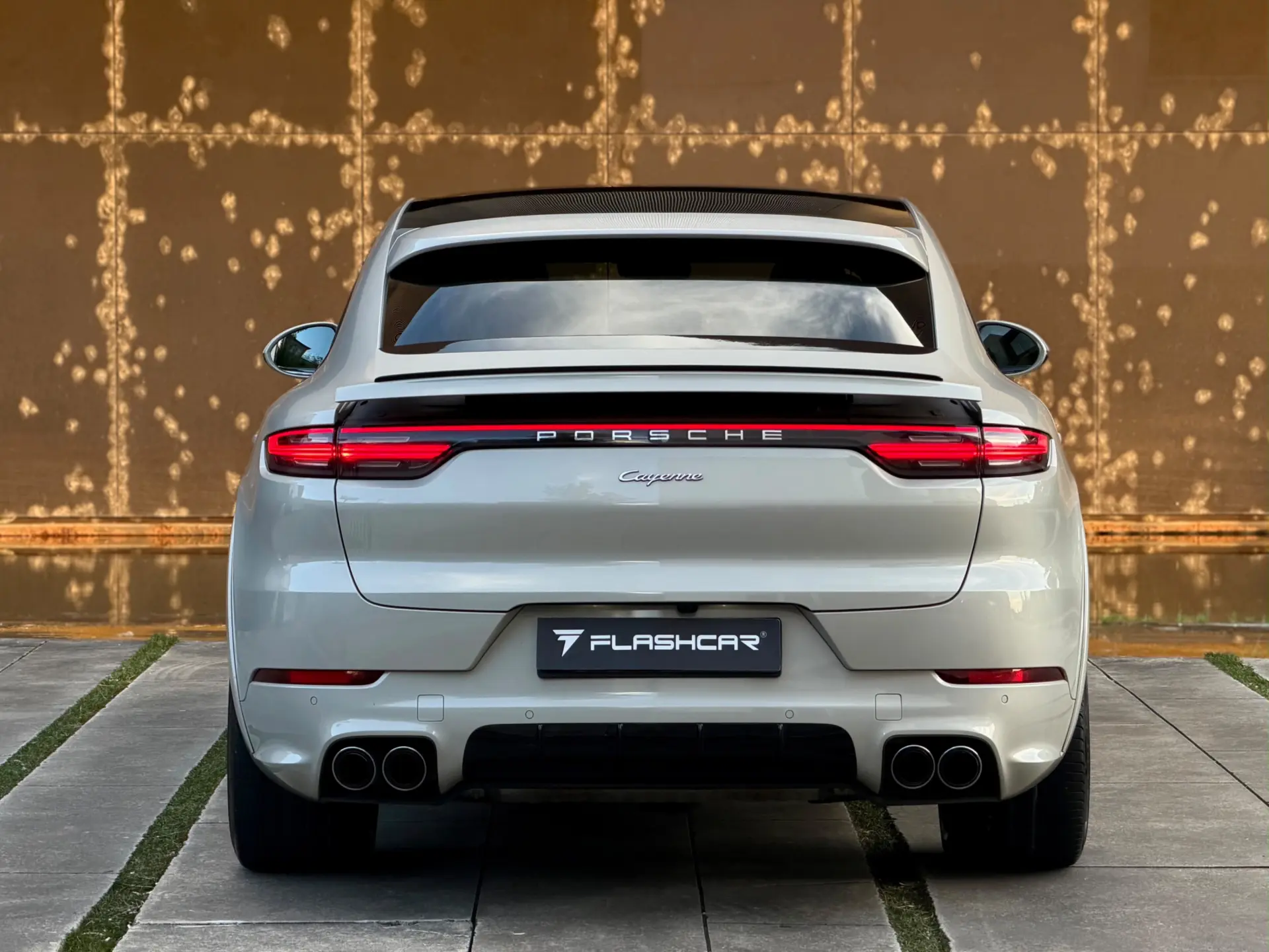 Porsche Cayenne Coupé E-Hybrid Platinum Edition 47
