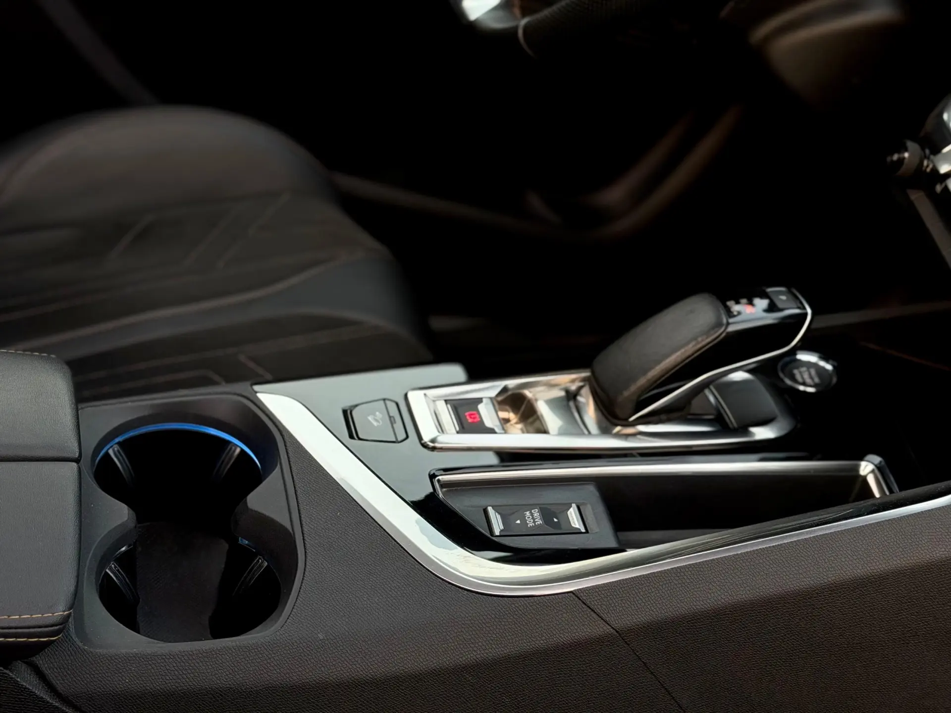 Peugeot 3008 1.6 Hybrid4 GT Line e-EAT8 43