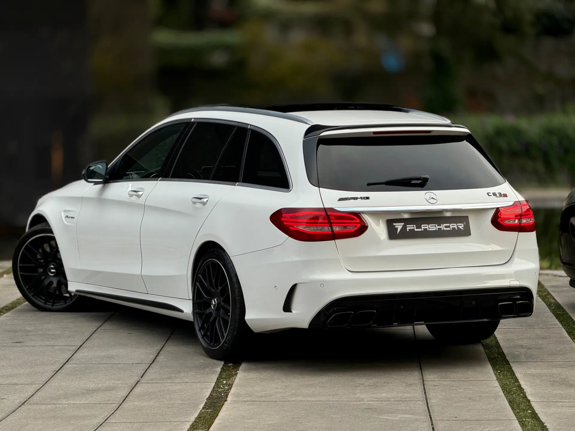 Mercedes-Benz C 63 AMG S 23