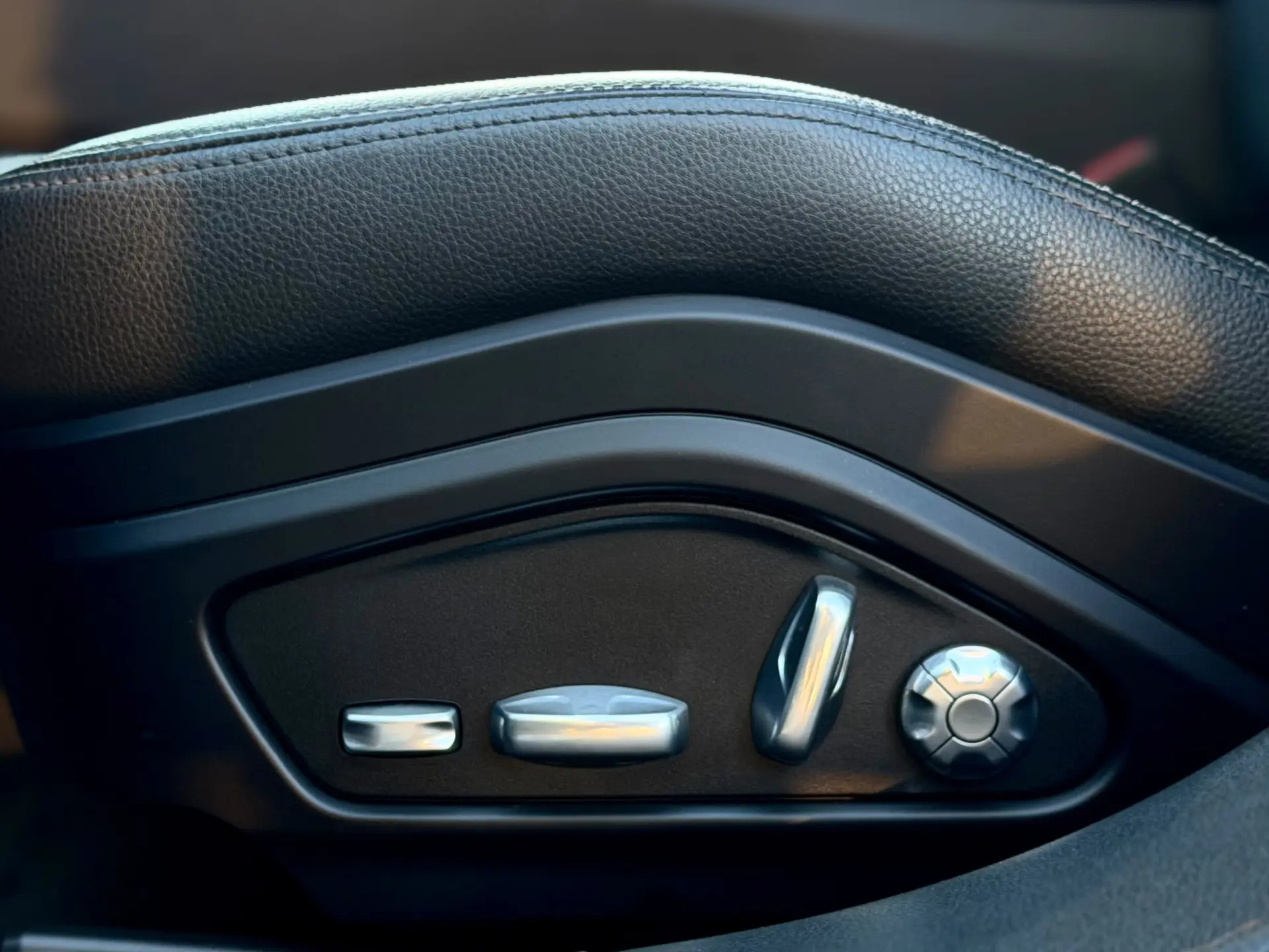 Porsche Panamera 4 E-Hybrid 7