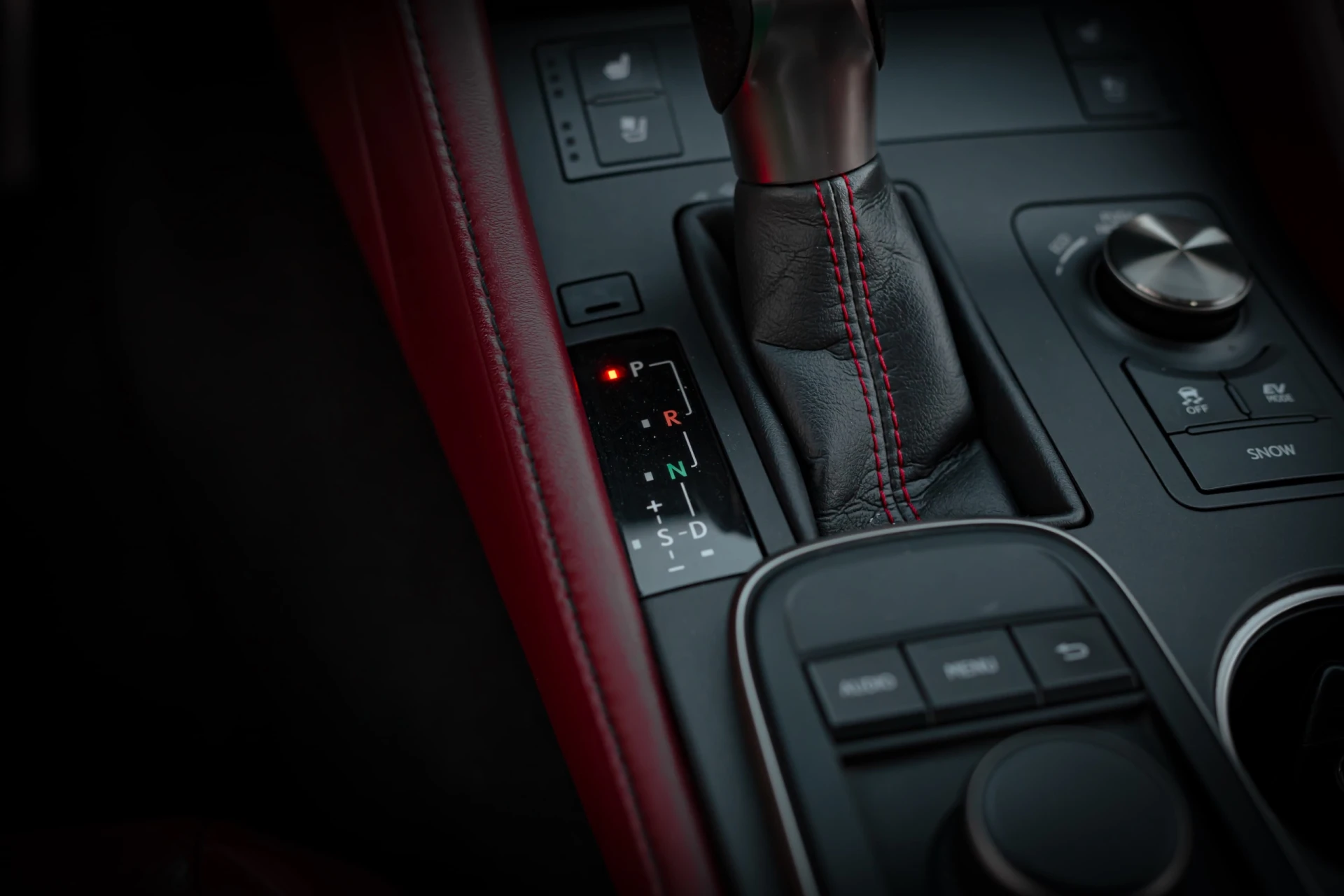 Lexus RC 300h F Sport 16