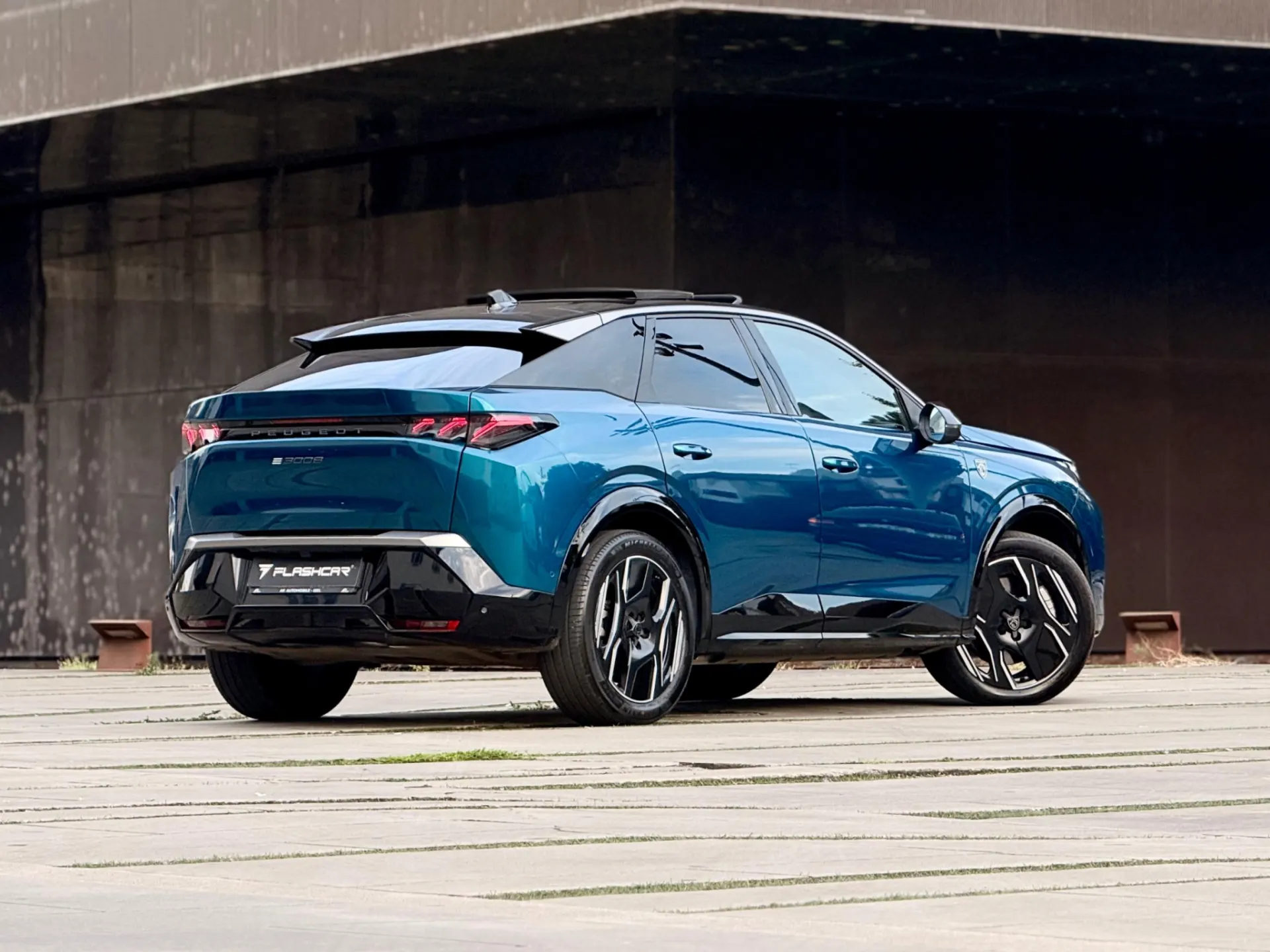 Peugeot E-3008 73 kWh GT 7