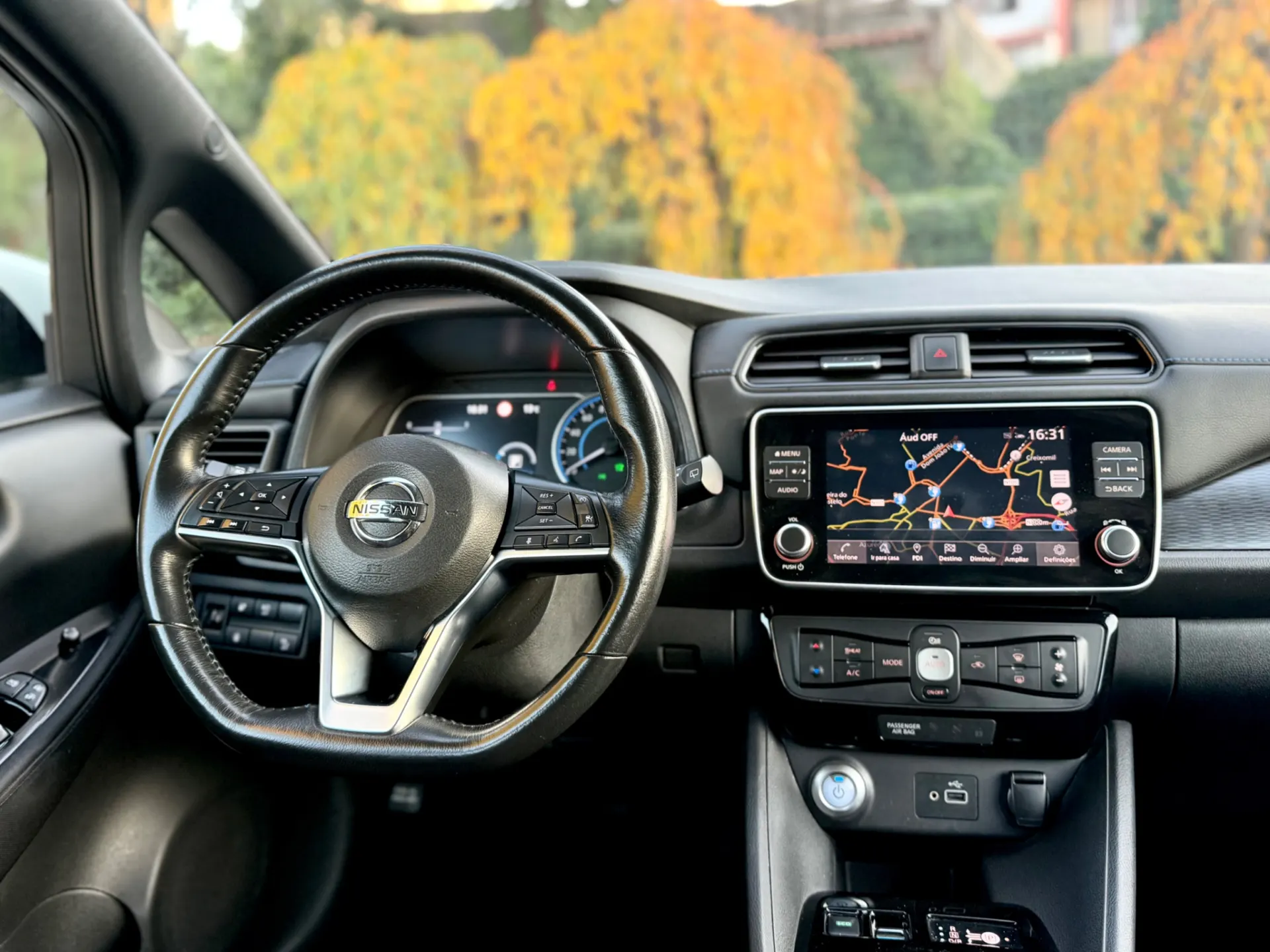 Nissan Leaf N-Connecta Full Led 18