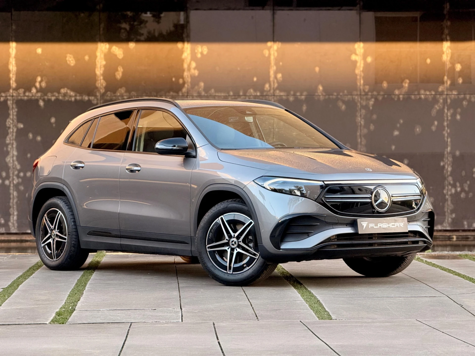 Mercedes-Benz EQA 300 4Matic AMG Line 1