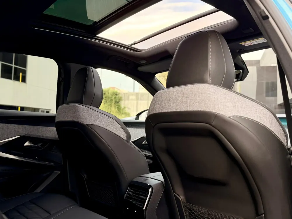 Peugeot E-3008 73 kWh GT 5