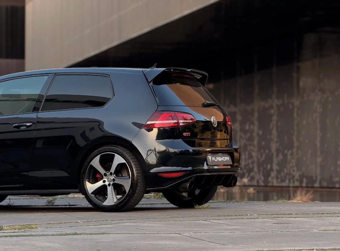 Volkswagen Golf GTI performance 15