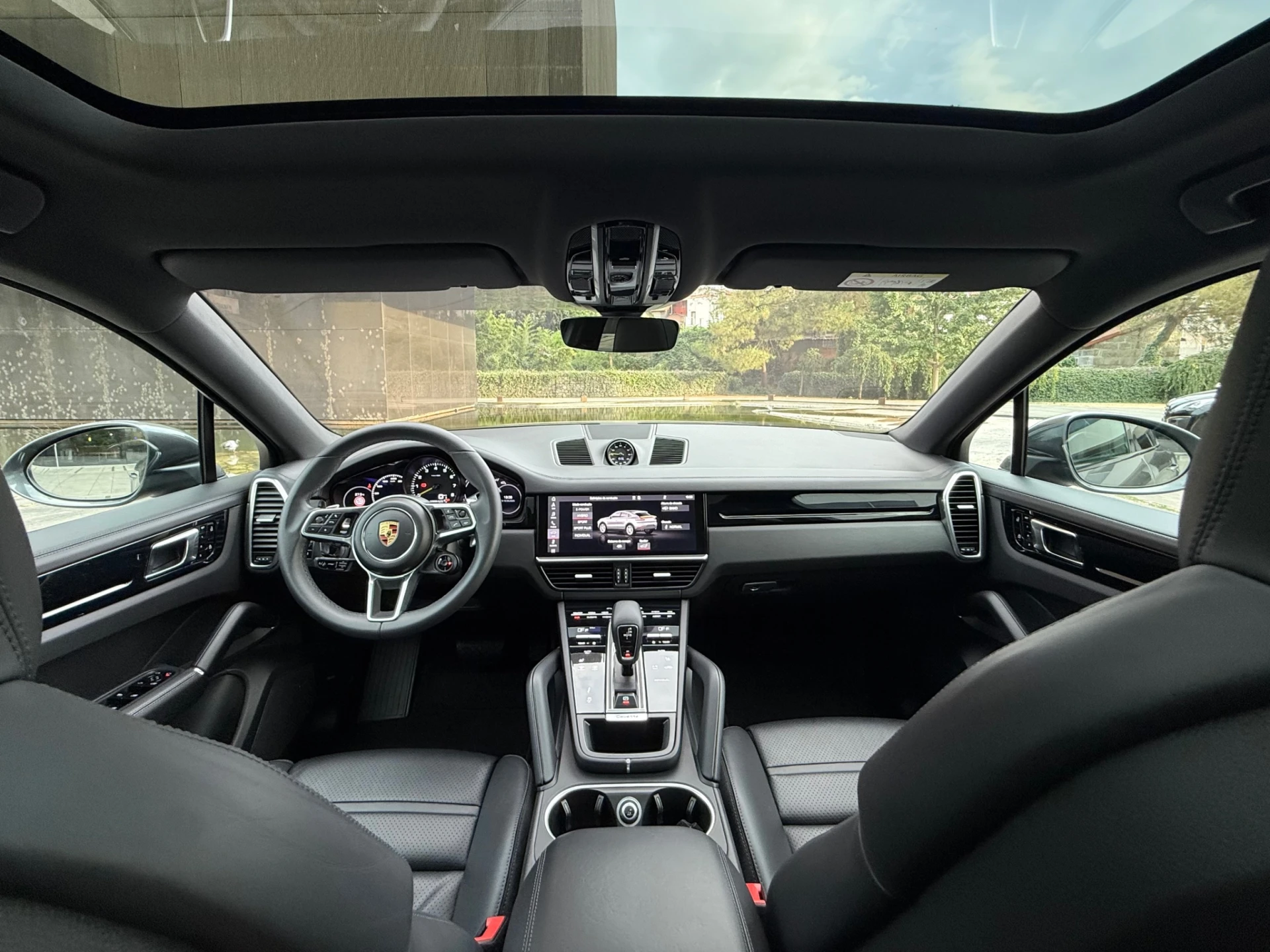 Porsche Cayenne Coupé E-Hybrid Platinum Edition 27