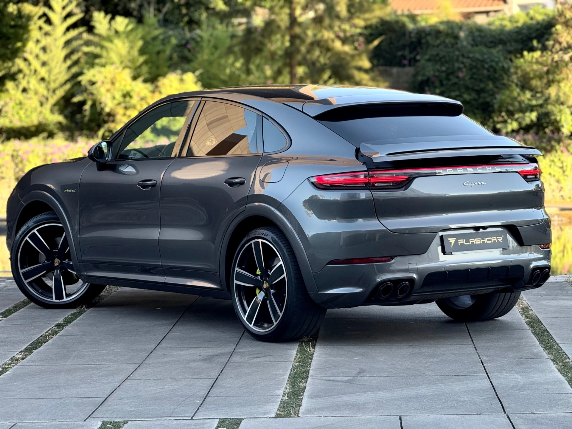 Porsche Cayenne Coupé E-Hybrid Platinum Edition 15