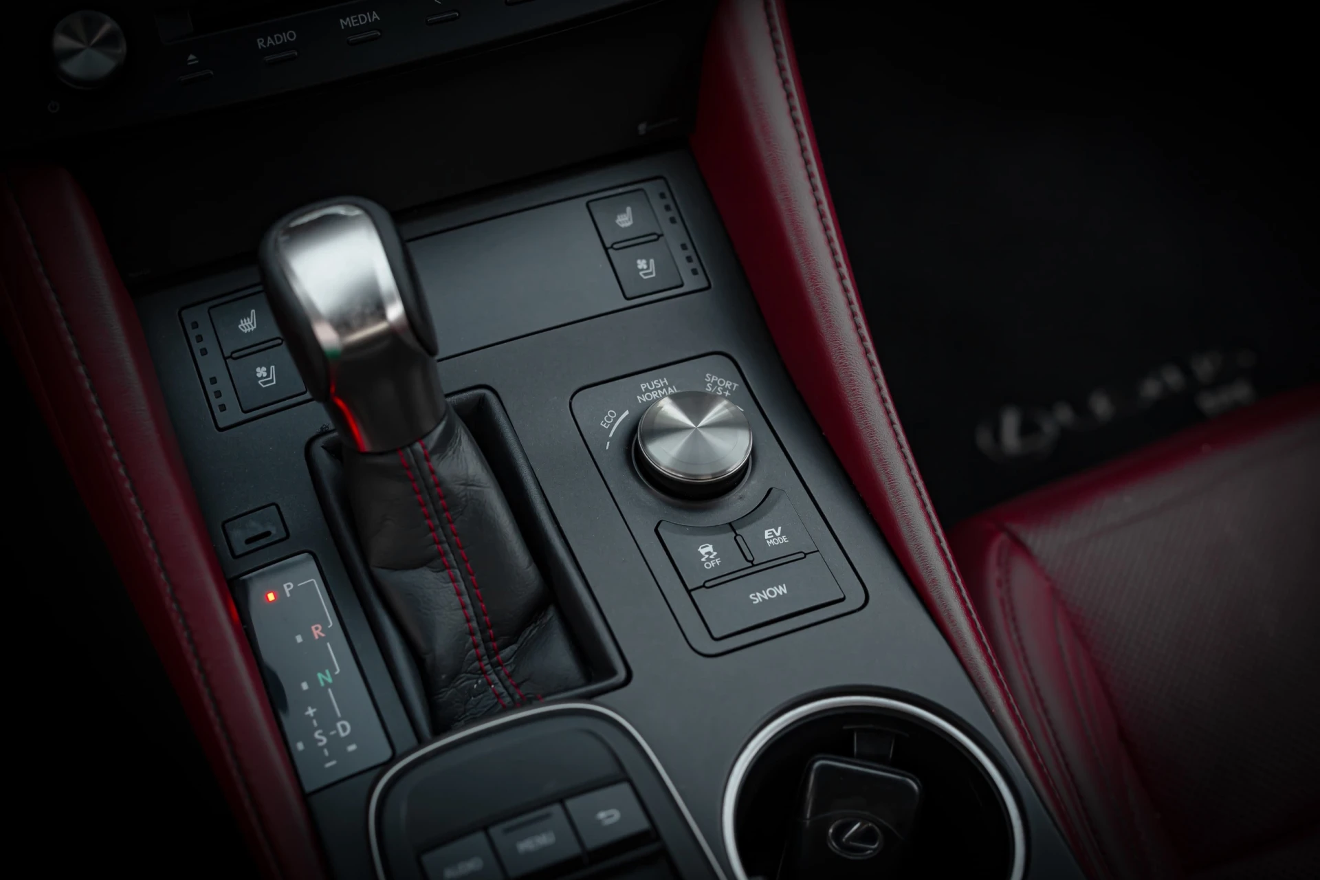 Lexus RC 300h F Sport 20