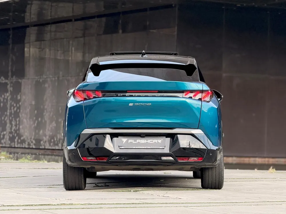 Peugeot E-3008 73 kWh GT 52