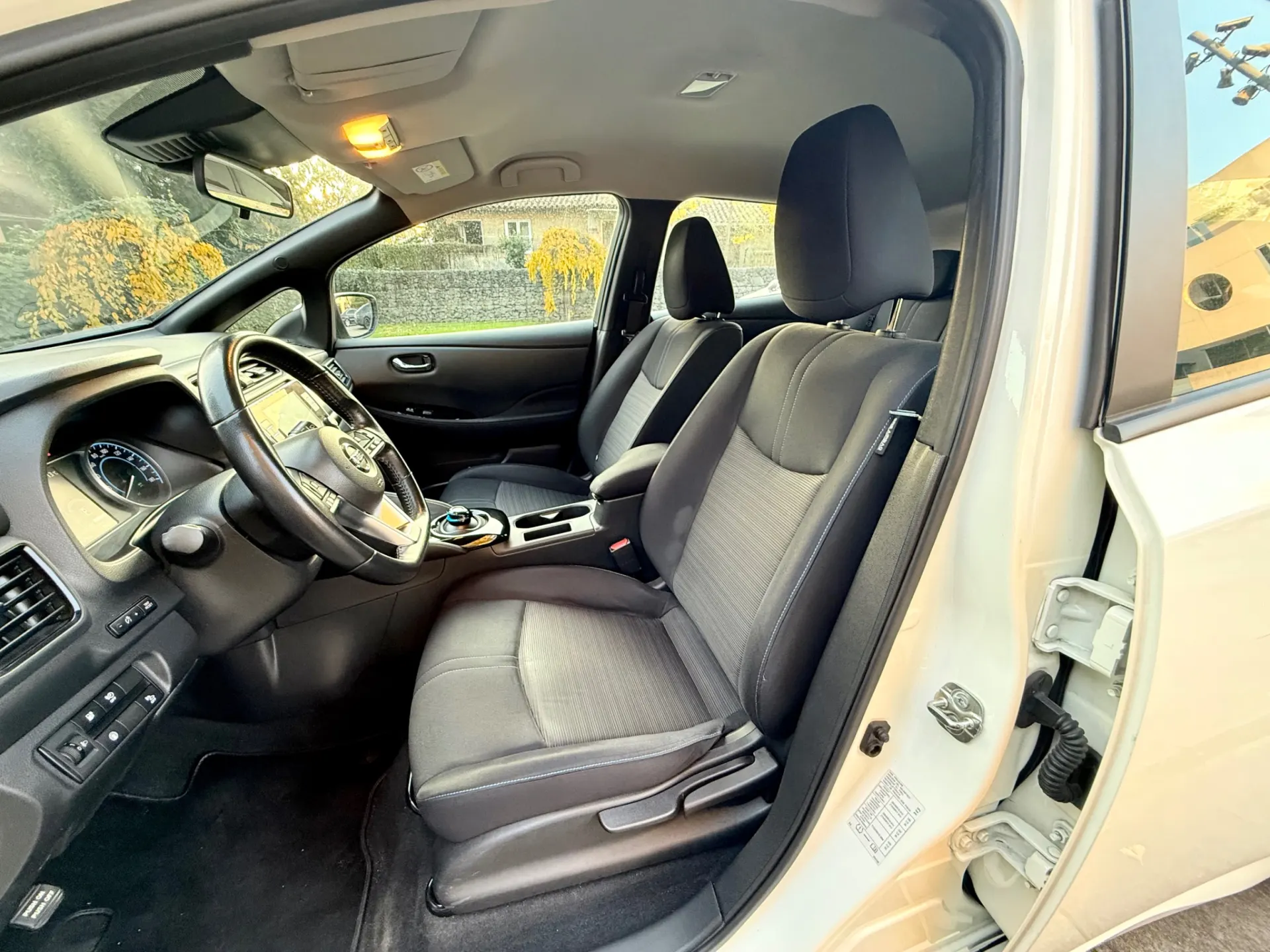 Nissan Leaf N-Connecta Full Led 12