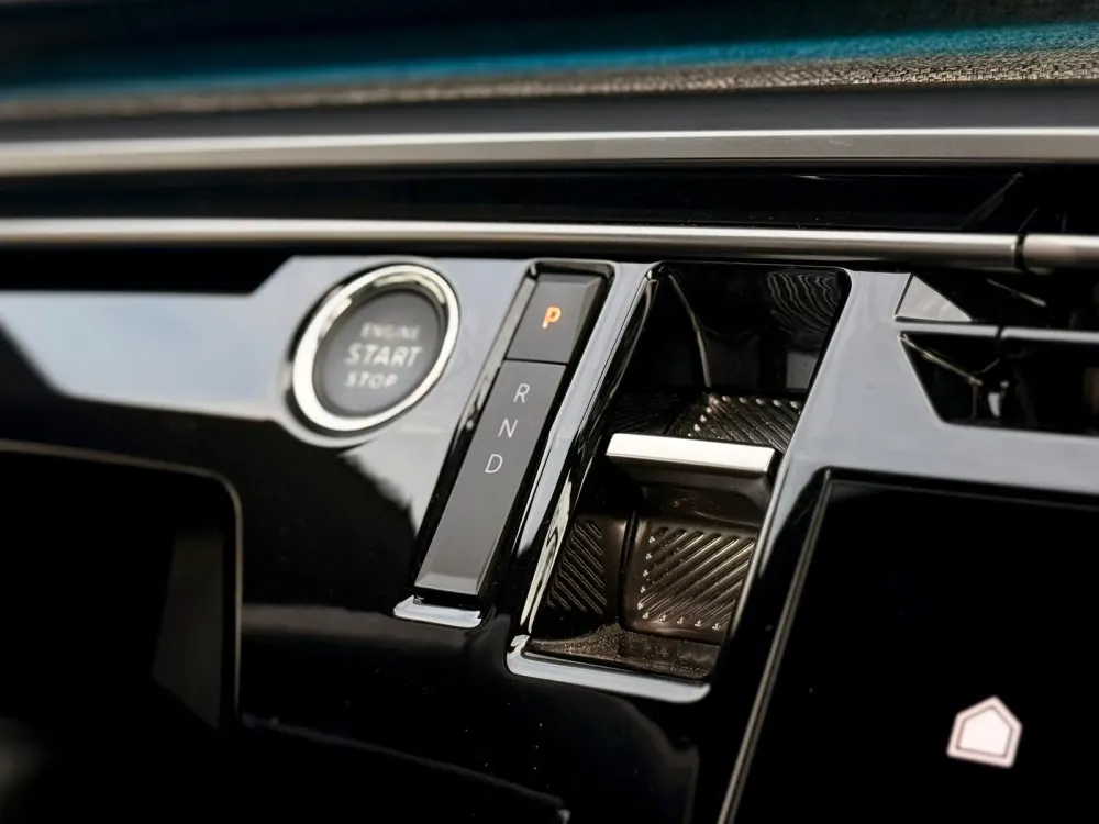 Peugeot E-3008 73 kWh GT 27