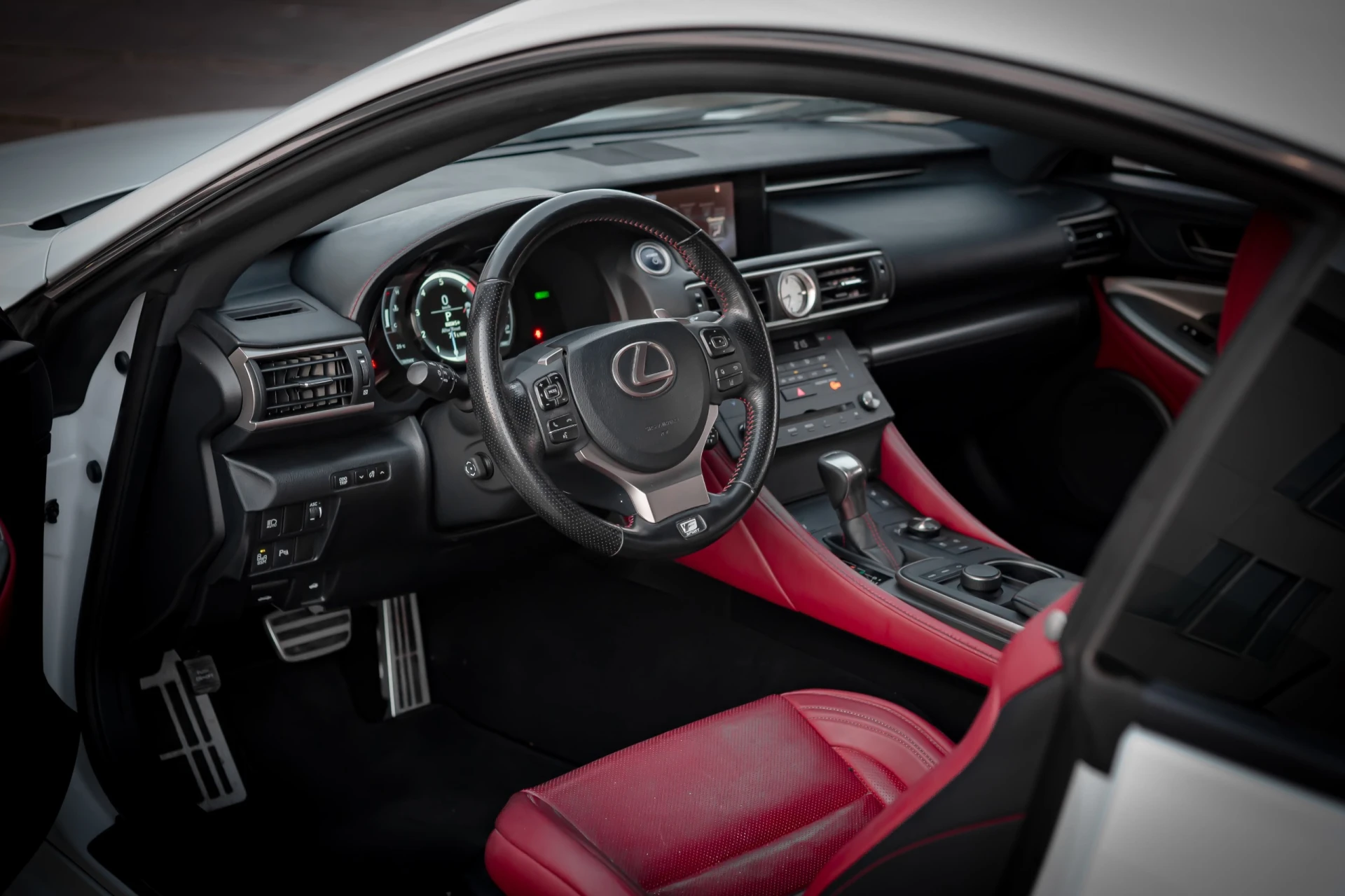 Lexus RC 300h F Sport 3