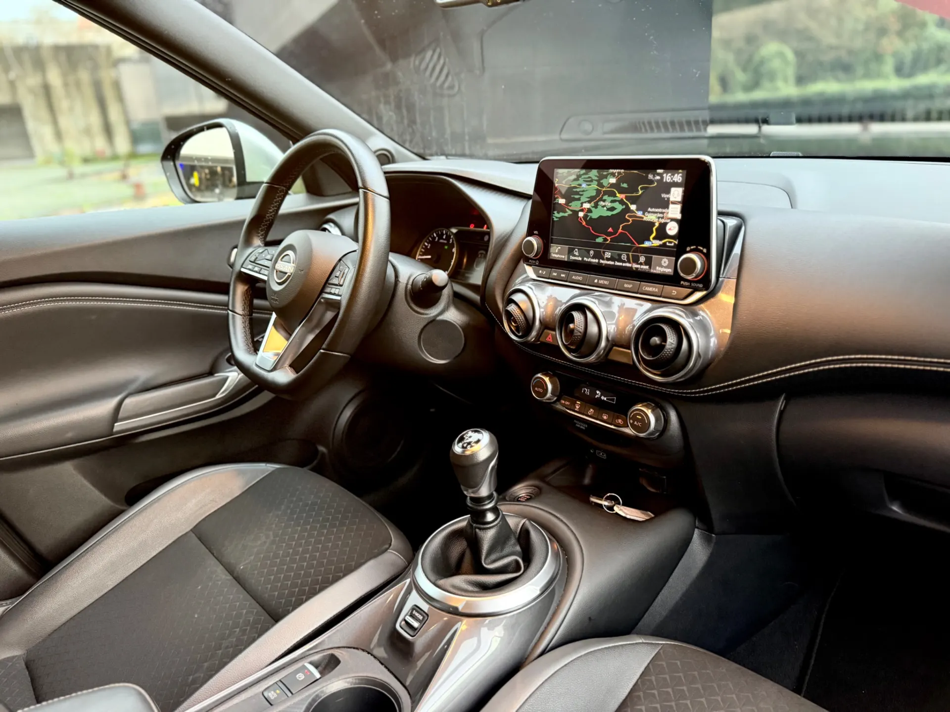 Nissan Juke DIG-T N-Design Black 25