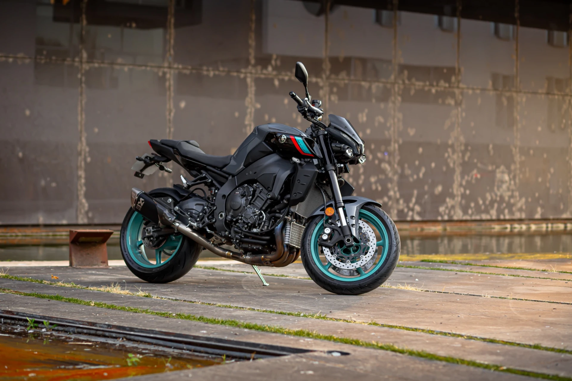 Yamaha MT-10 AKRAPOVIC 27