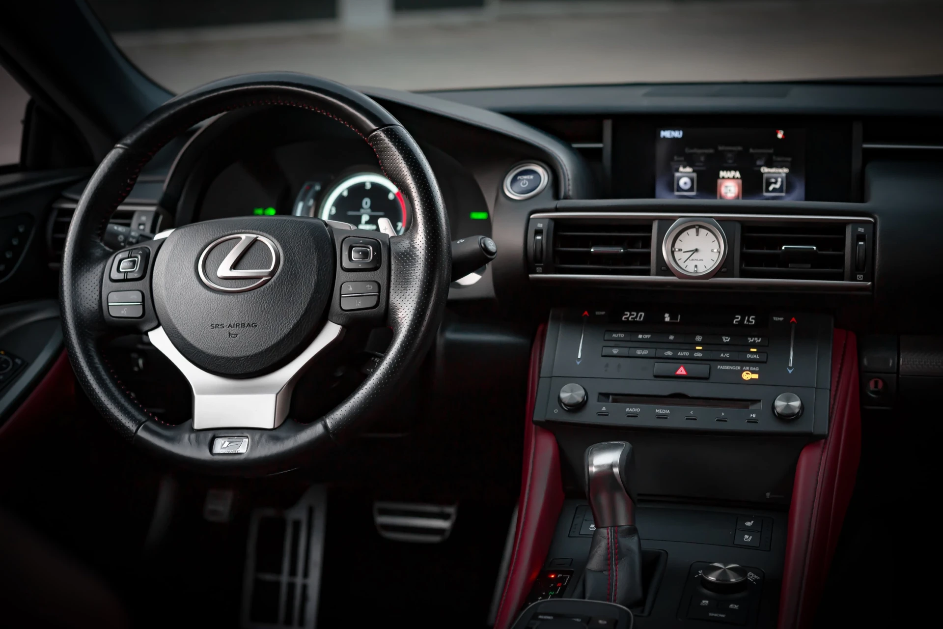 Lexus RC 300h F Sport 21