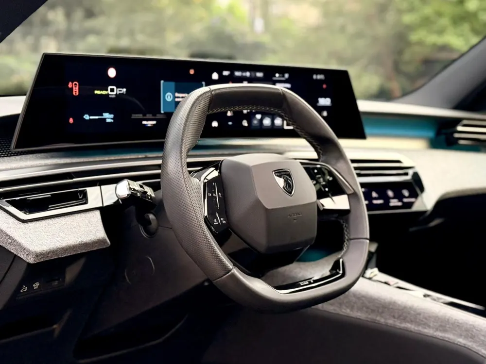 Peugeot E-3008 73 kWh GT 55