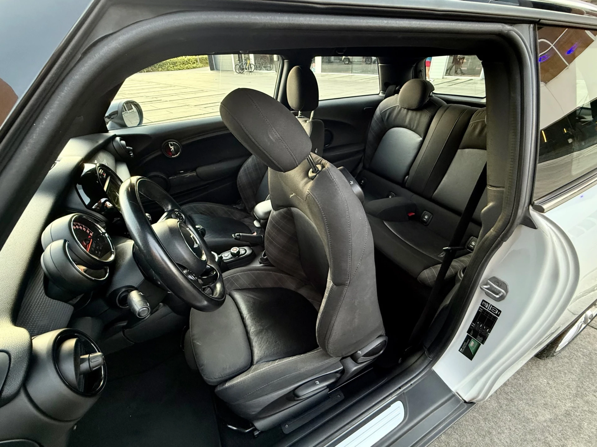 MINI 3 Portas ONE d 29