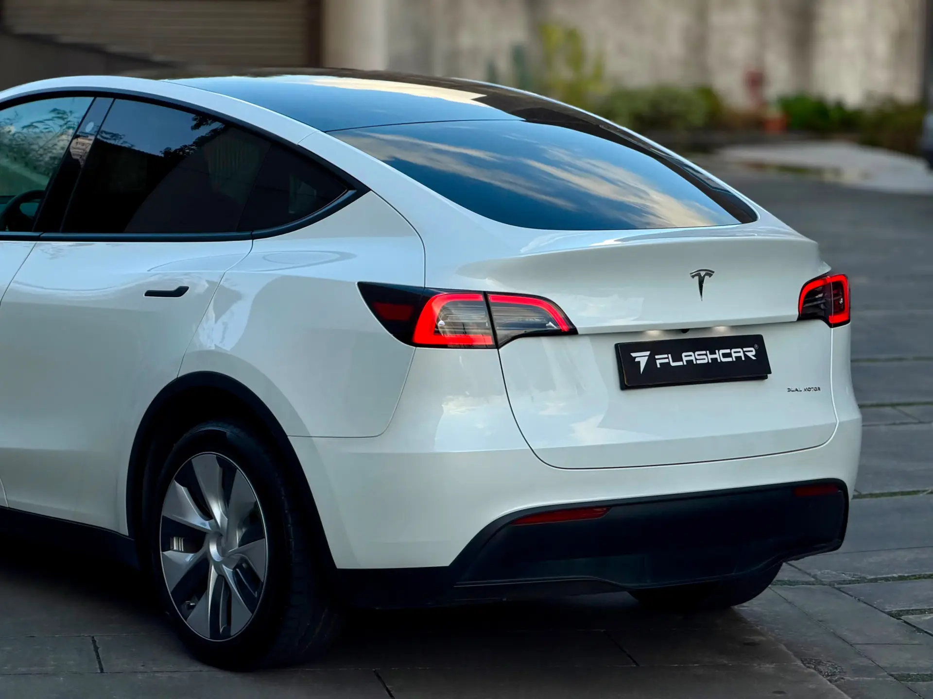 Tesla Model Y Long Range Dual Motor AWD 11