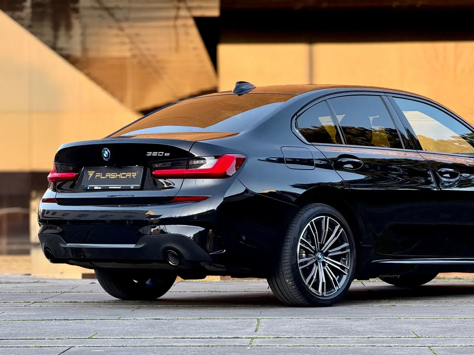 BMW 320 e Pack Desportivo M Auto 19
