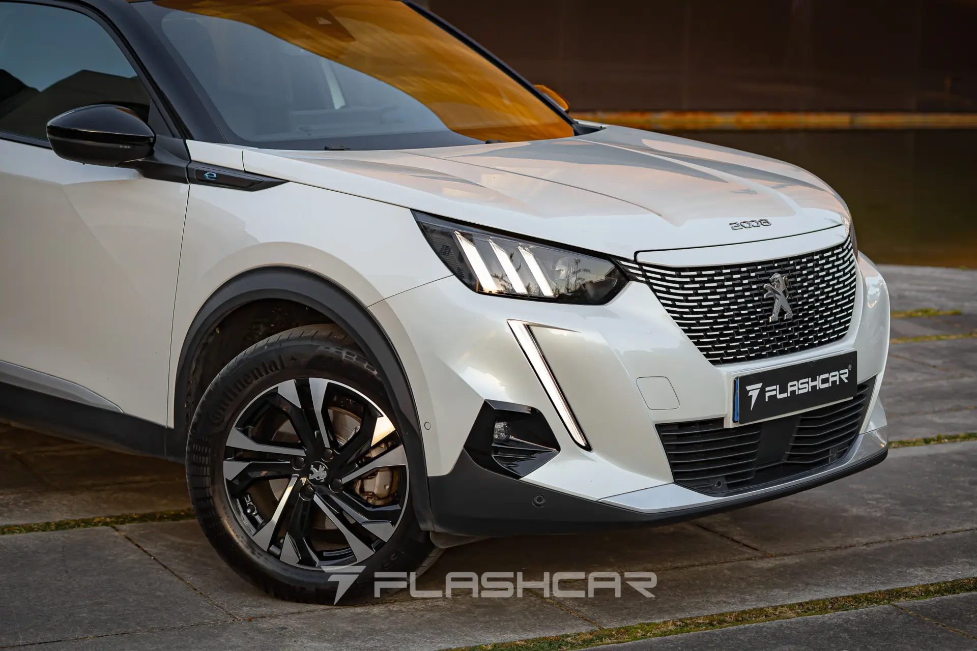 Peugeot e-2008 GT 18