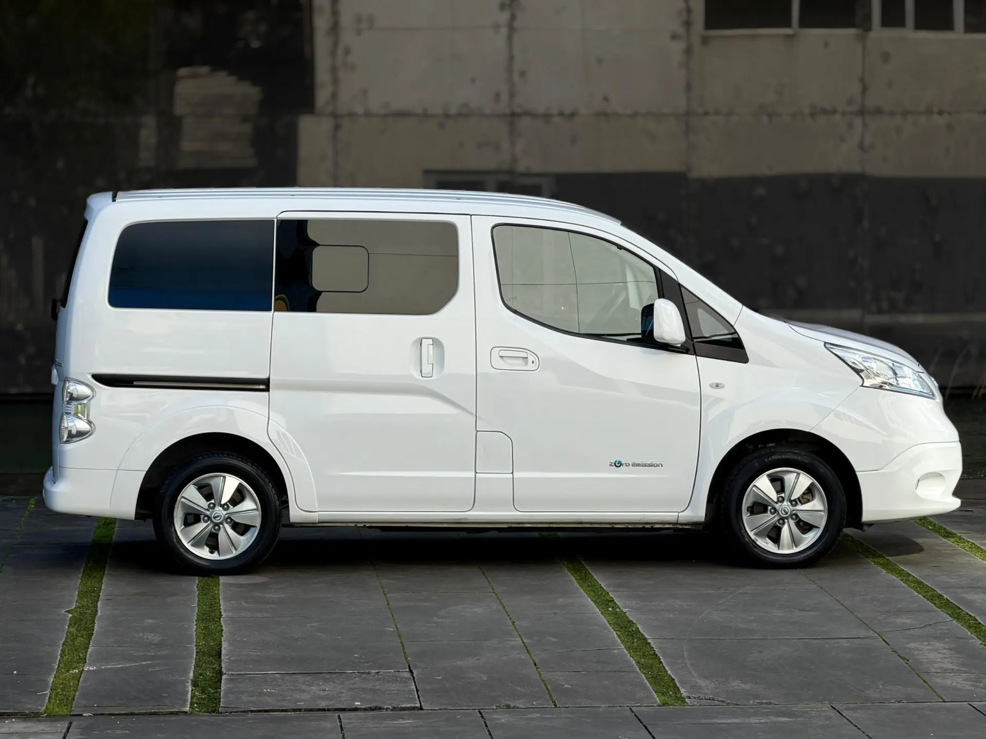 Nissan e-NV200 Combi 5L Comfort 2 Portas 6