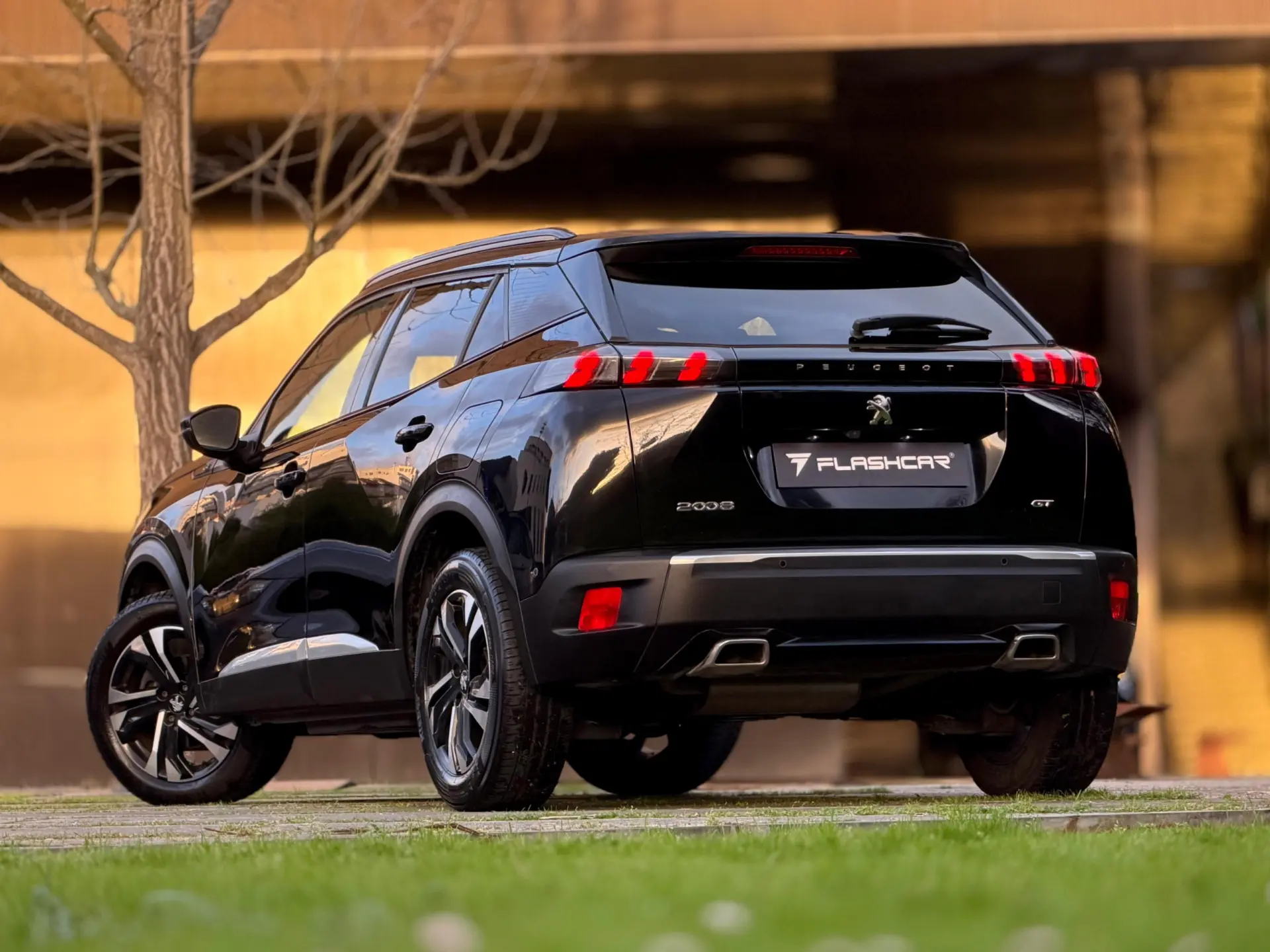 Peugeot 2008 1.2 PureTech GT EAT8 36