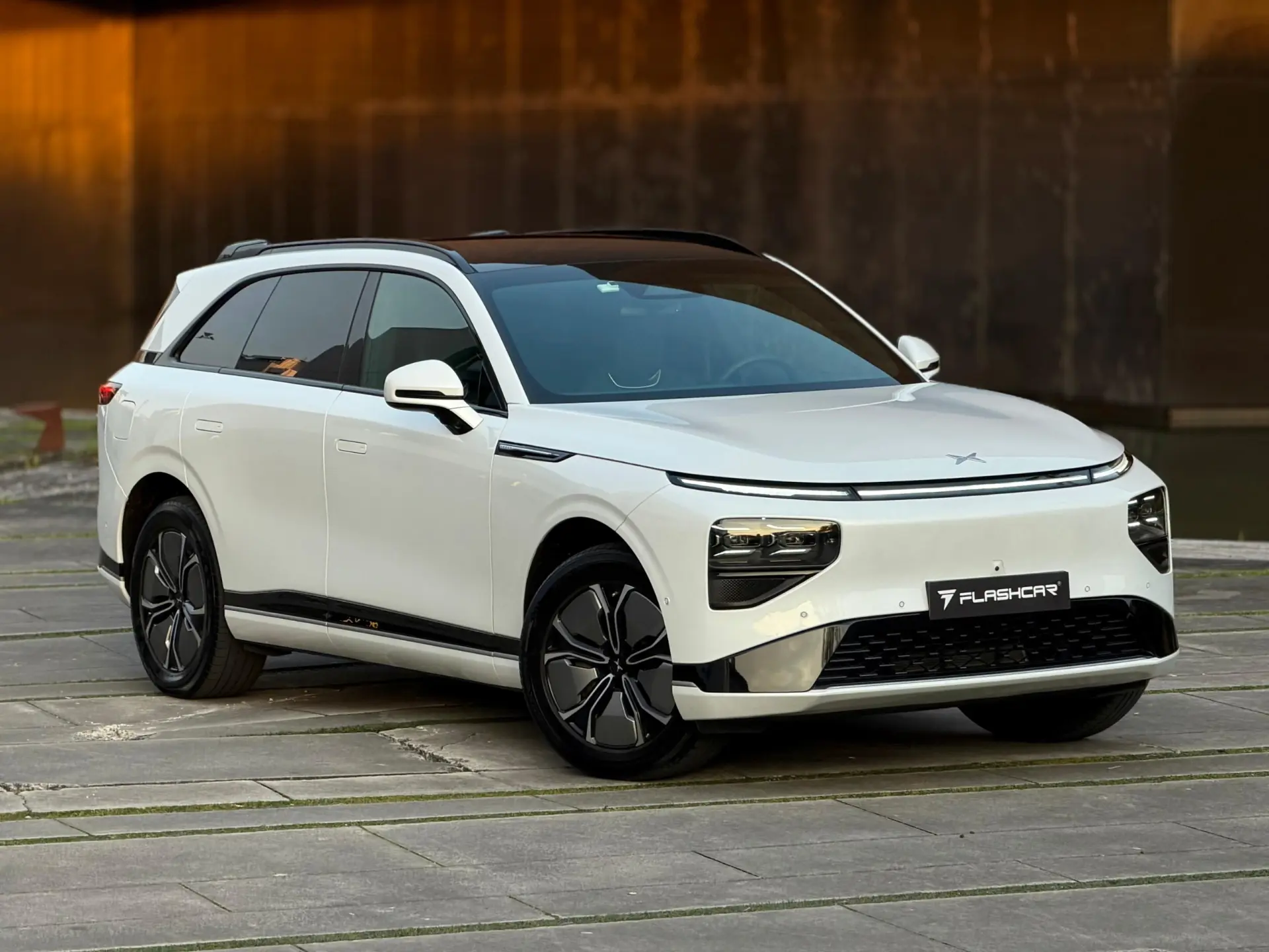 Xpeng G9 98 kWh Long Range 16