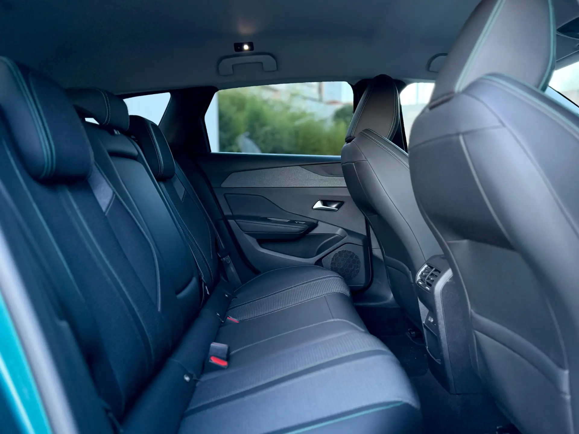 Peugeot 308 SW 1.2 PureTech Allure EAT6 12