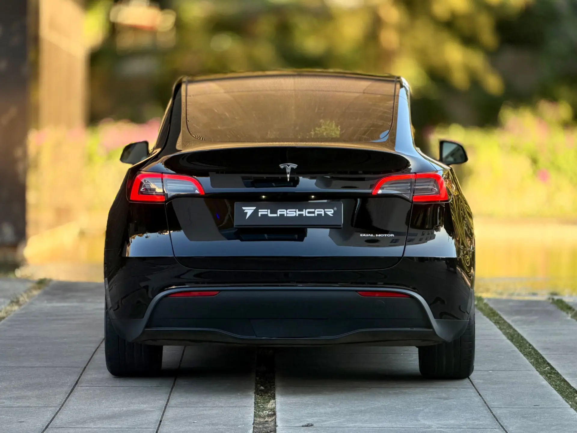Tesla Model Y Long Range Dual Motor AWD 11