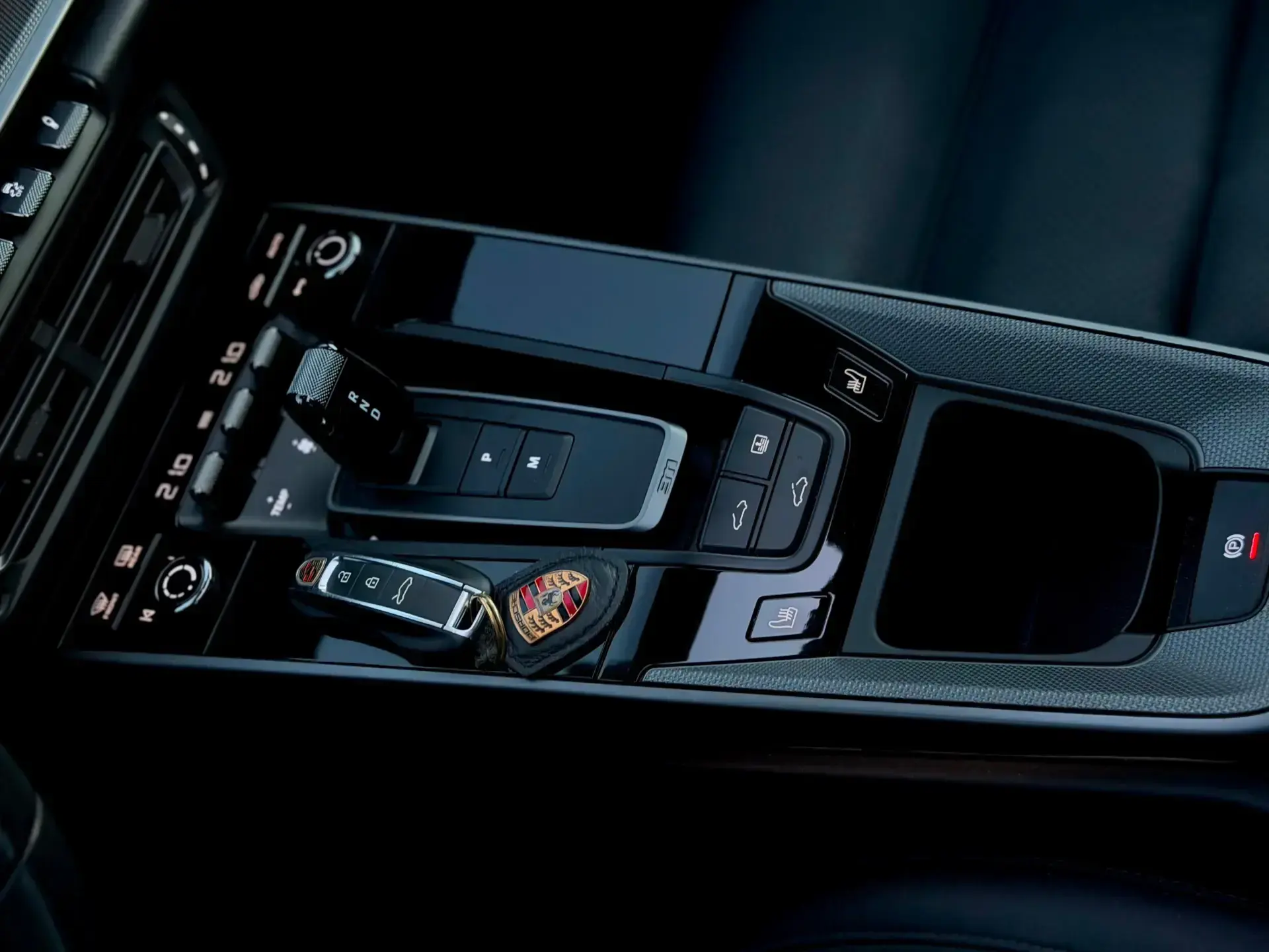 Porsche 911 (992) Carrera 4 PDK 17