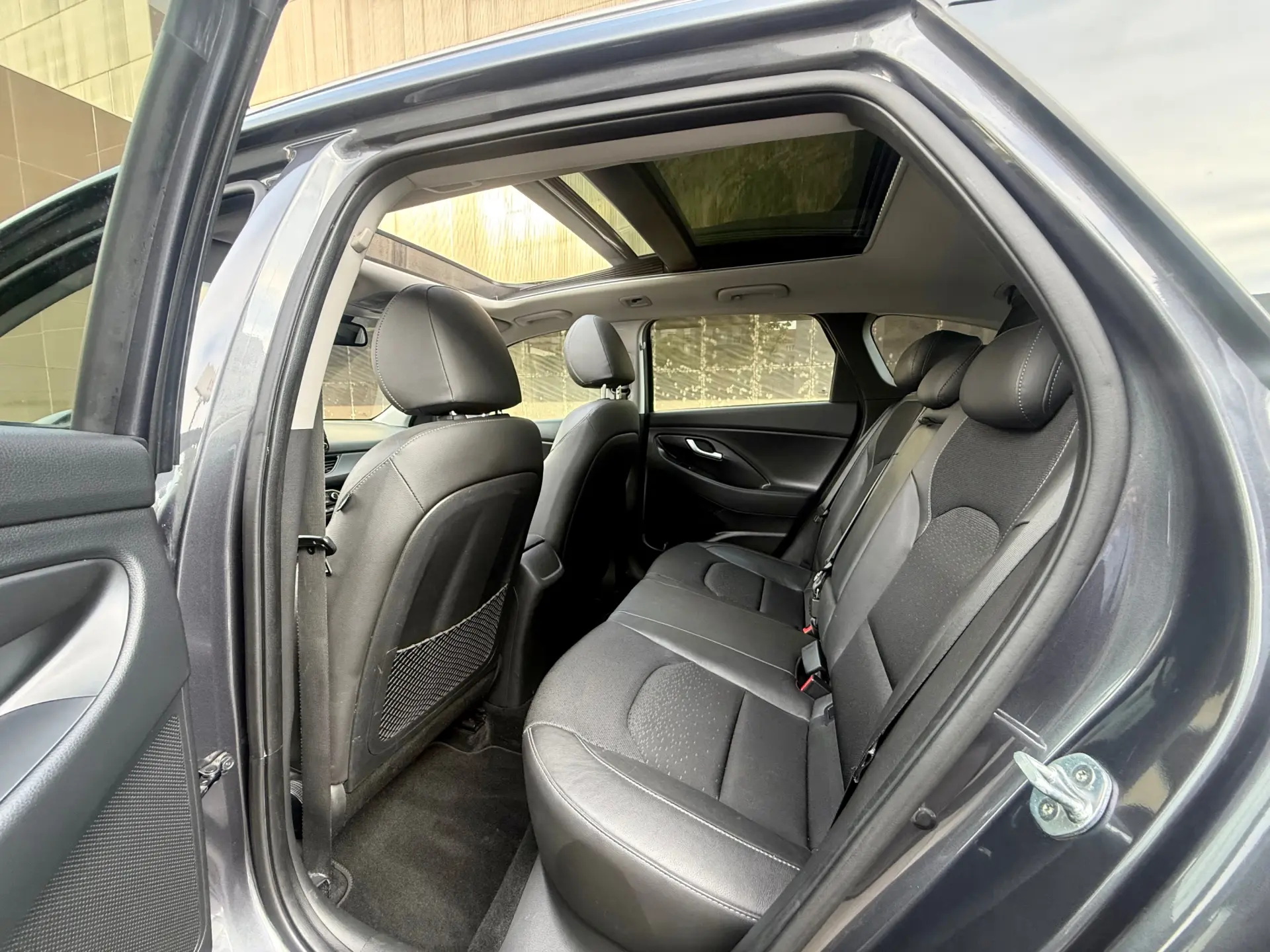 Hyundai i30 SW 1.6 CRDi Style+Navi 36