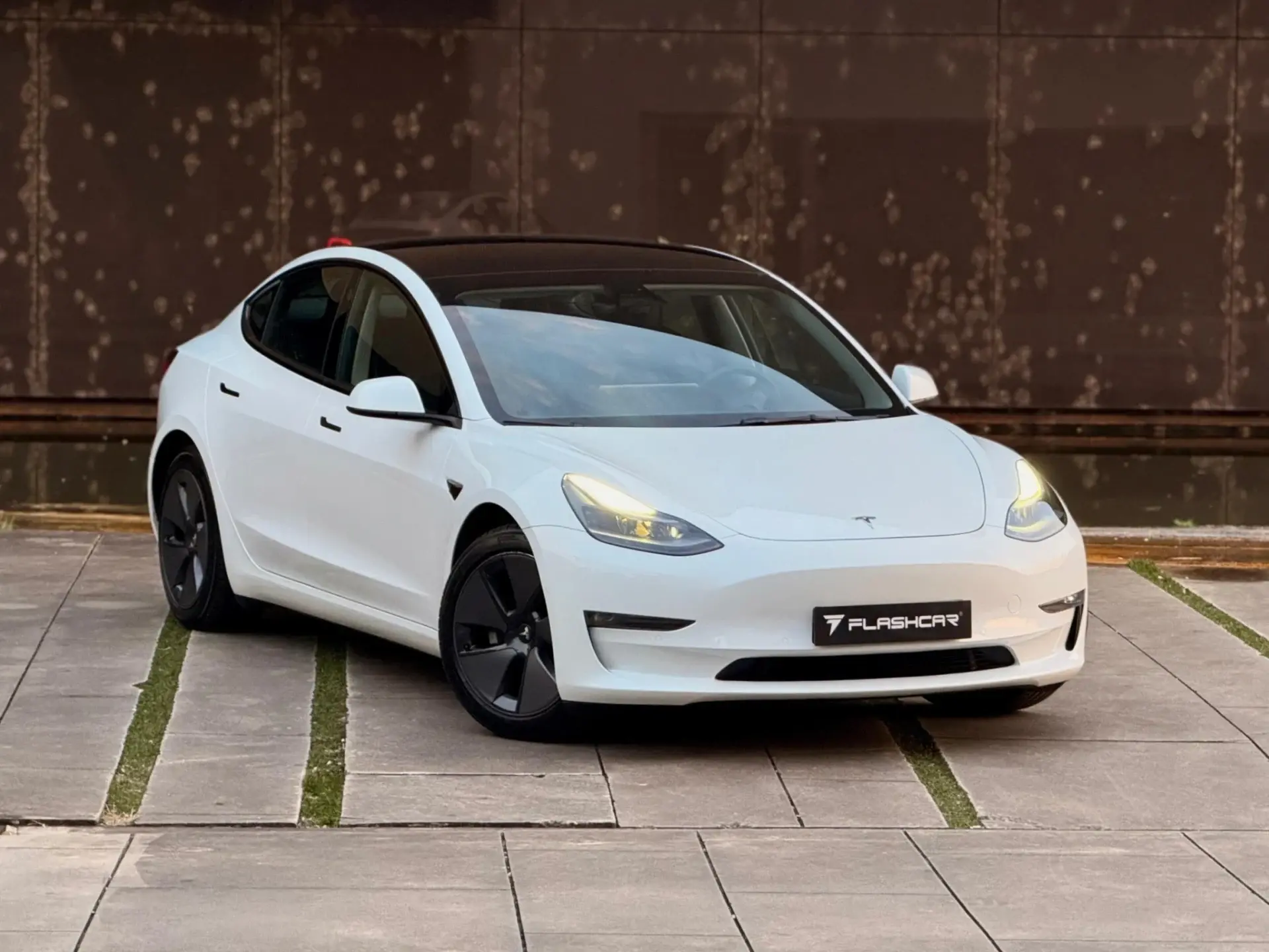 Tesla Model 3 Long range 1