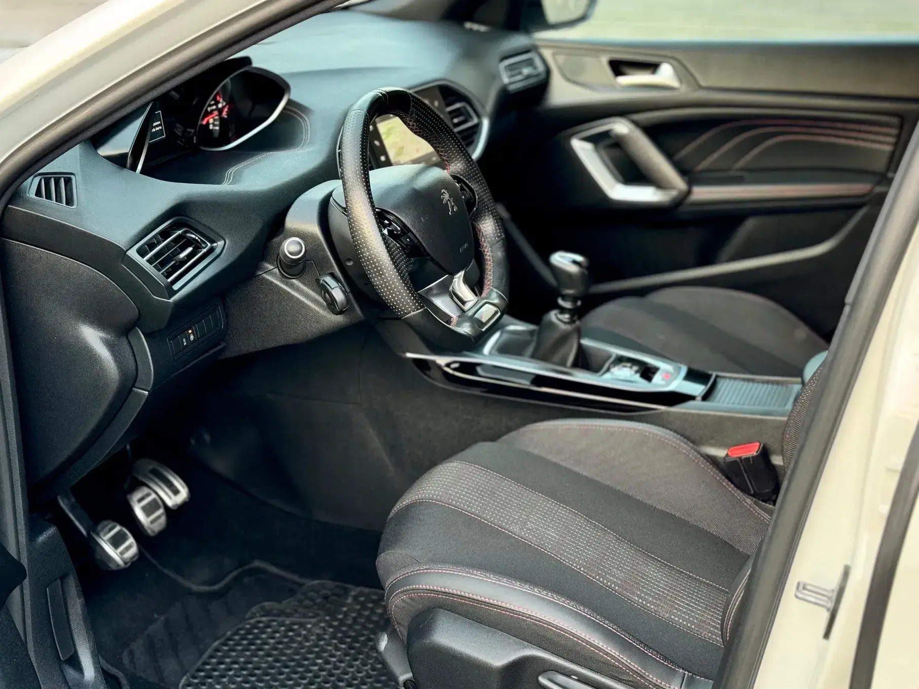 Peugeot 308 SW 1.5 BlueHDi GT Line 6