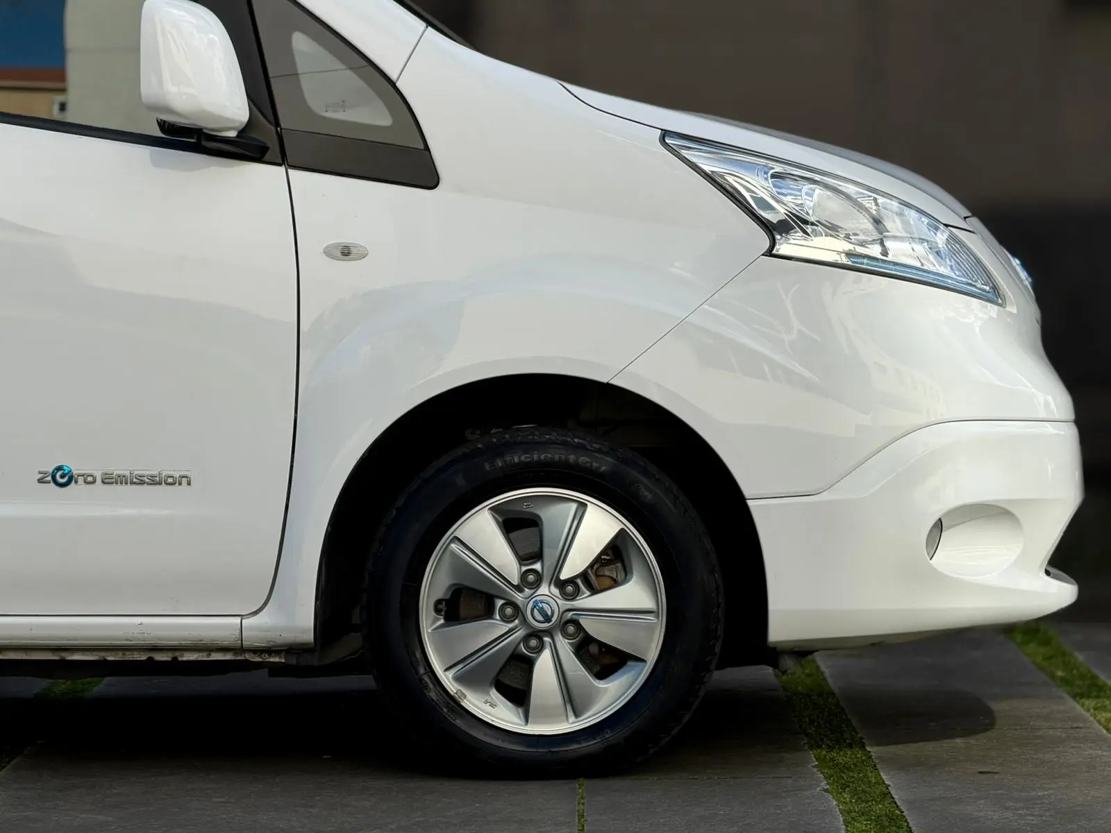 Nissan e-NV200 Combi 5L Comfort 2 Portas 11