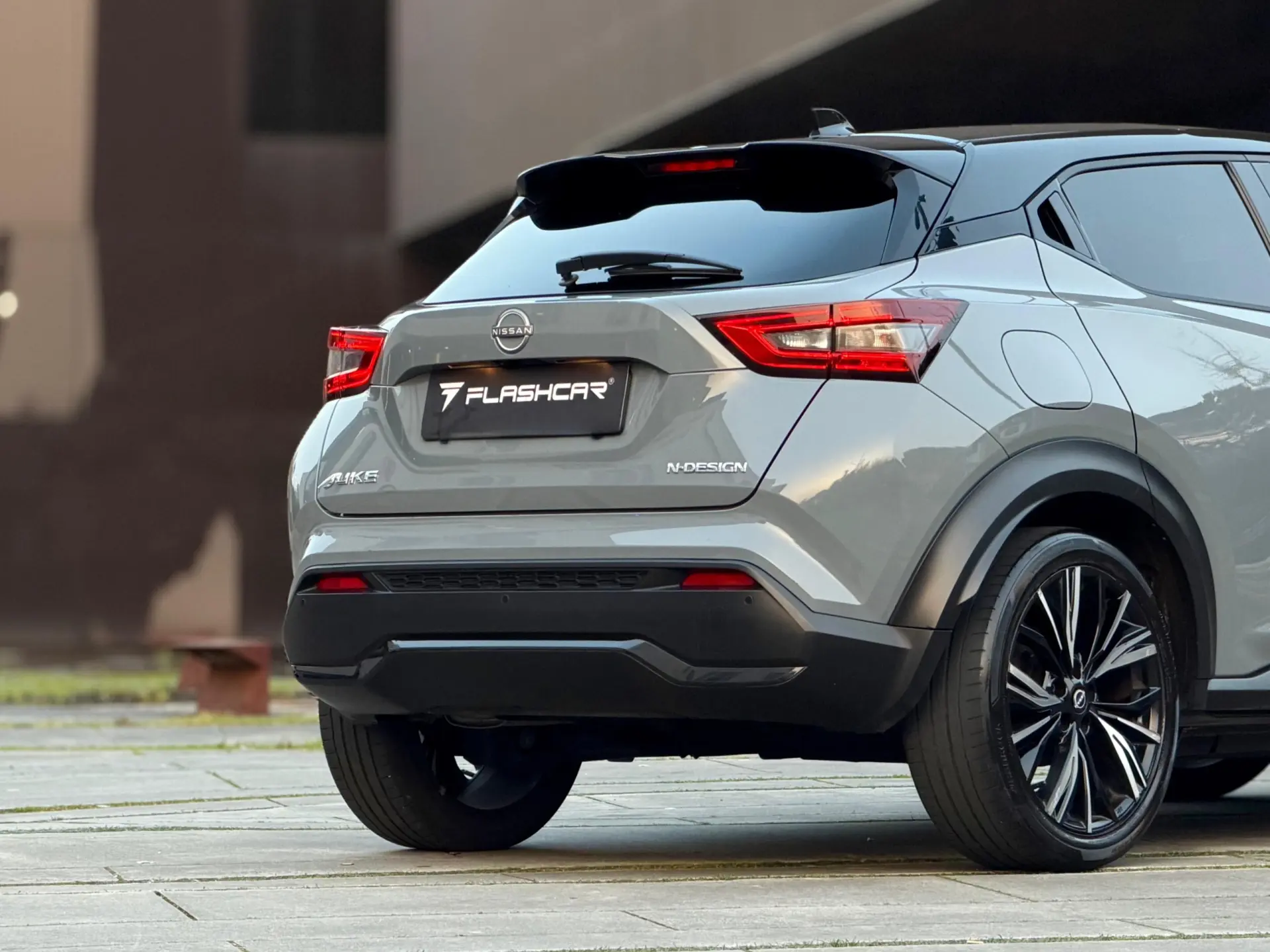 Nissan Juke 1.0 DIG-T N-Design Black 41