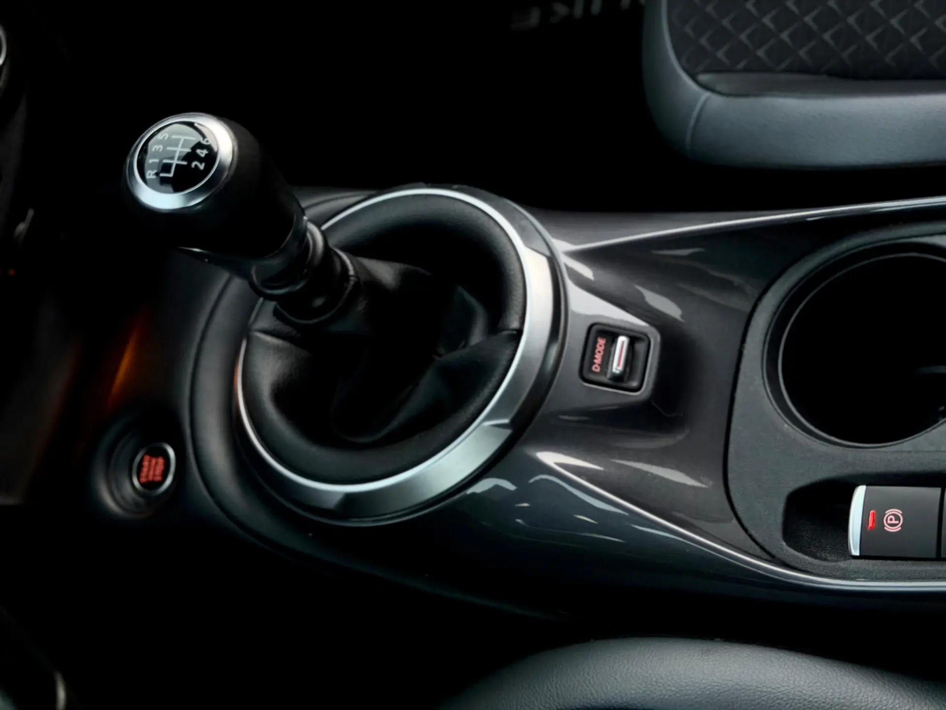 Nissan Juke 1.0 DIG-T N-Design Black 42